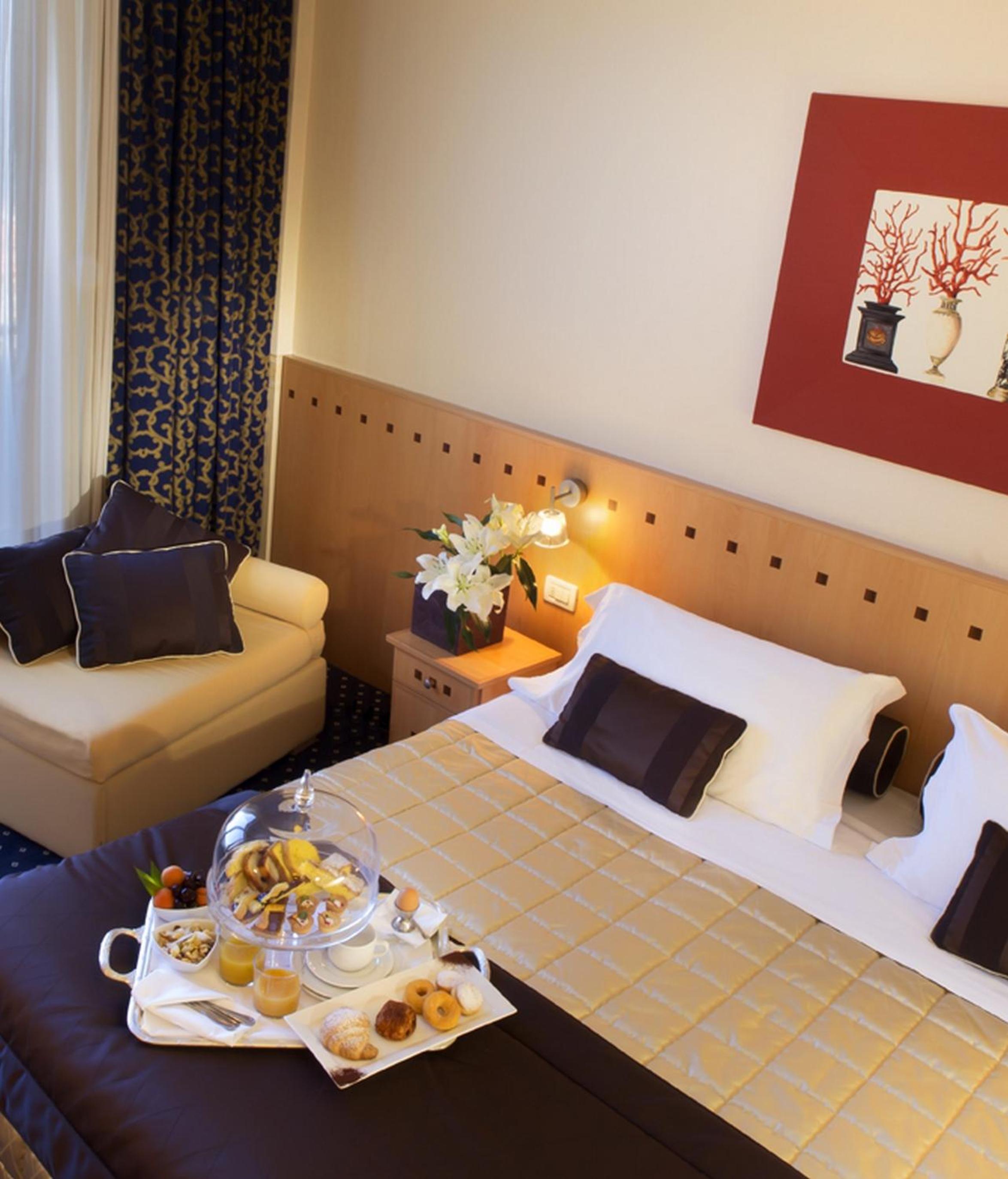 Double Room With Extra Bed photo 3