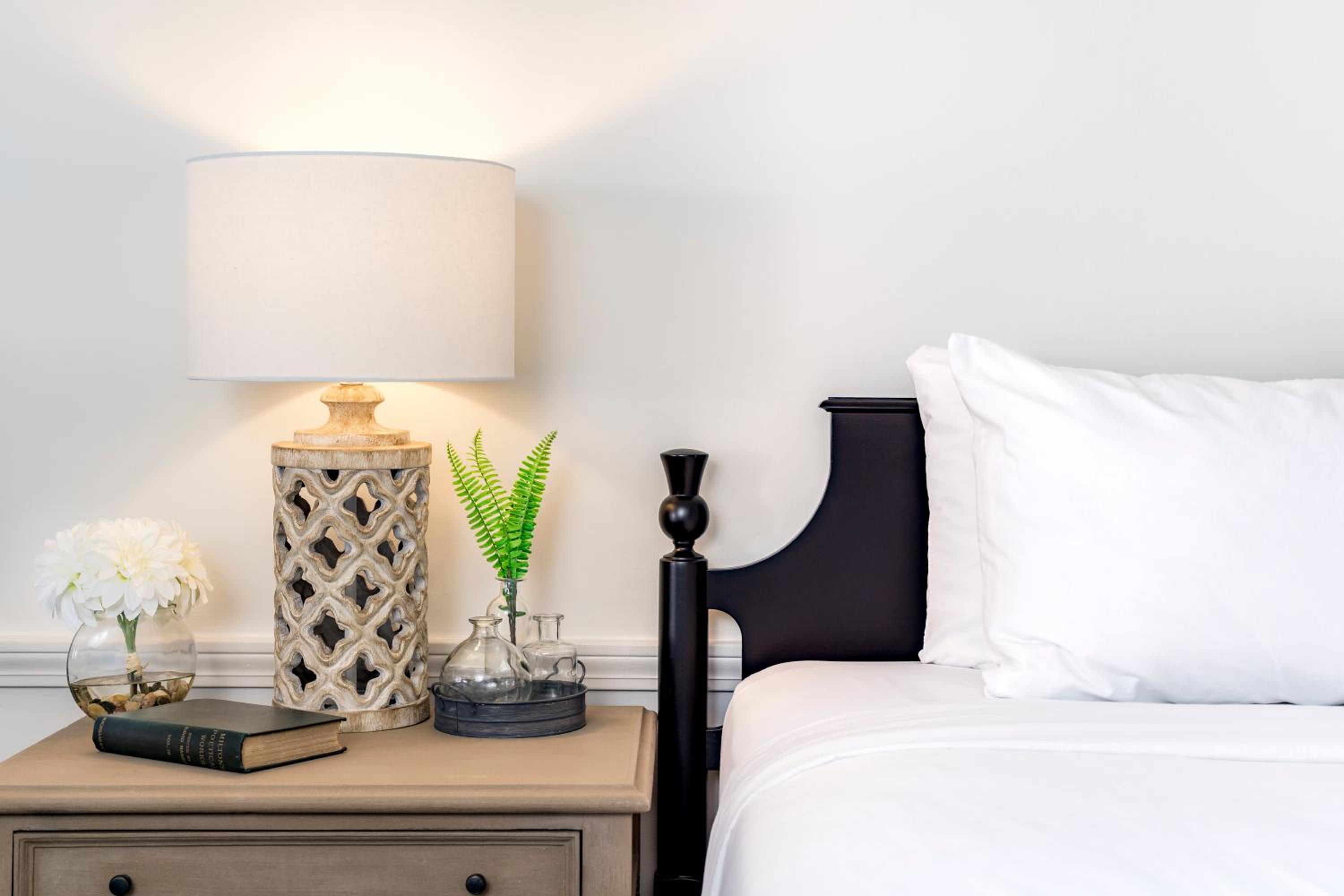 Deluxe King Suite photo 1