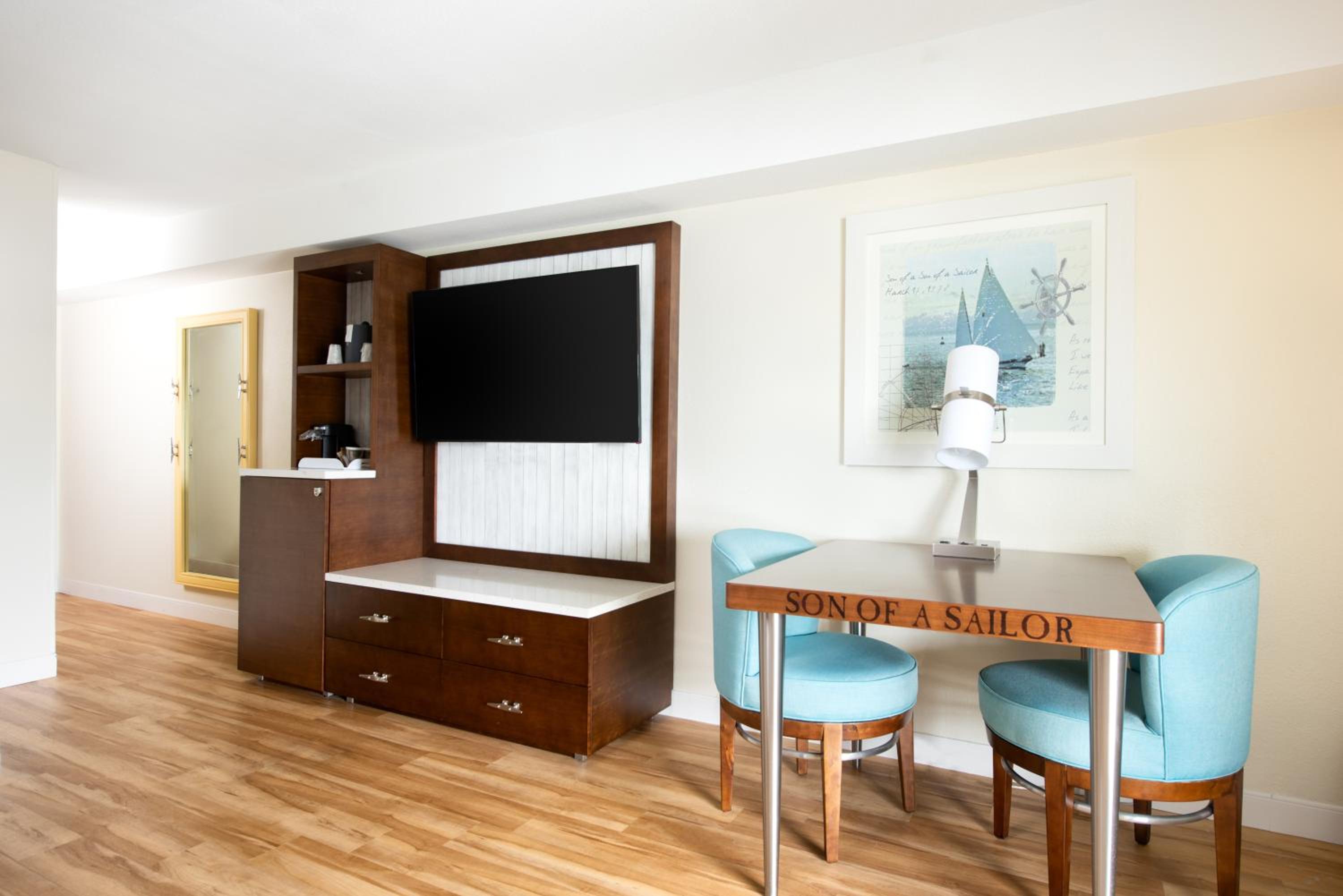 Standard Room Two King Beds Nonlakeview photo 1