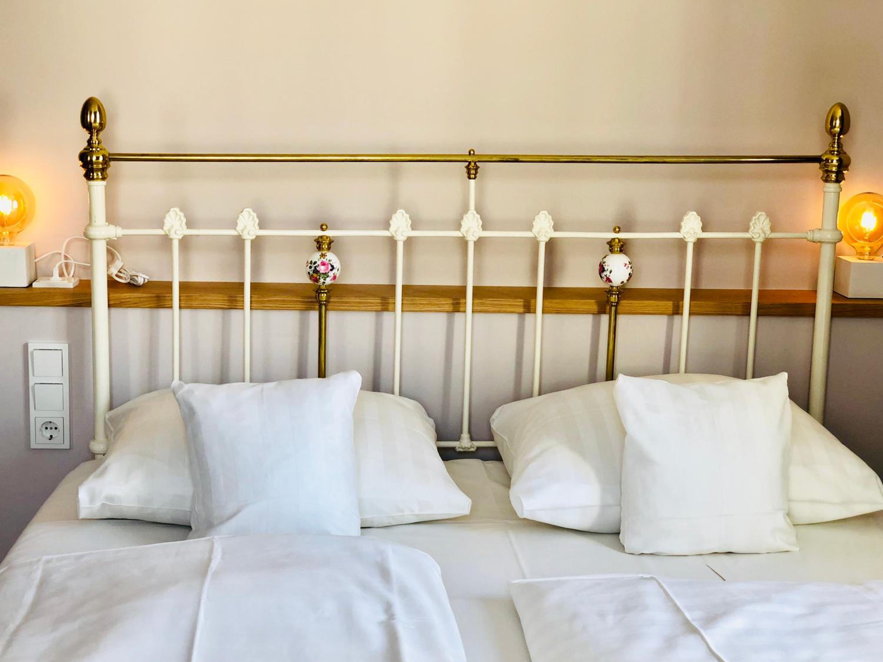 Classic Double Room - Photo 13