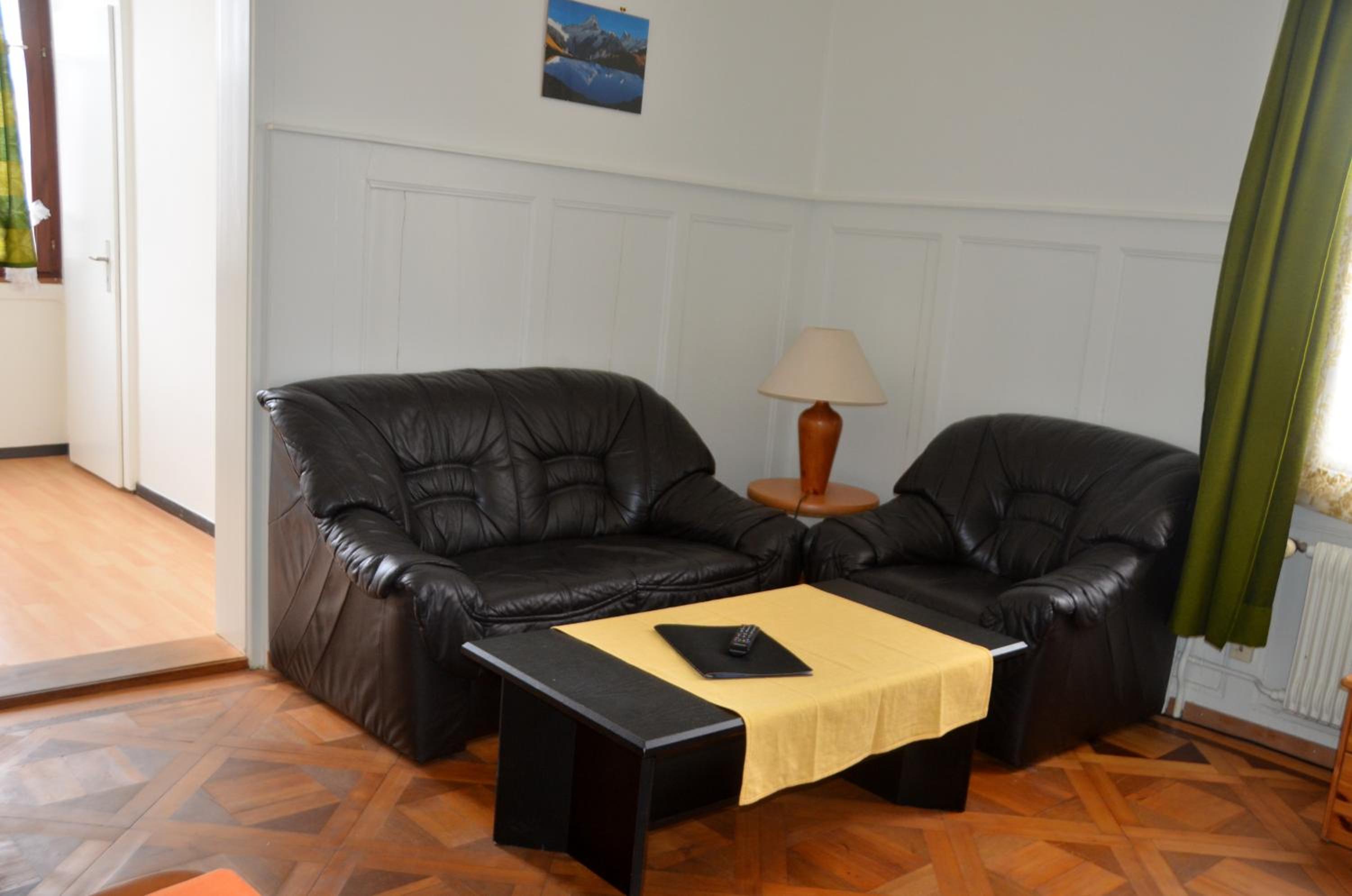 Family Room with Bath - Photo 2