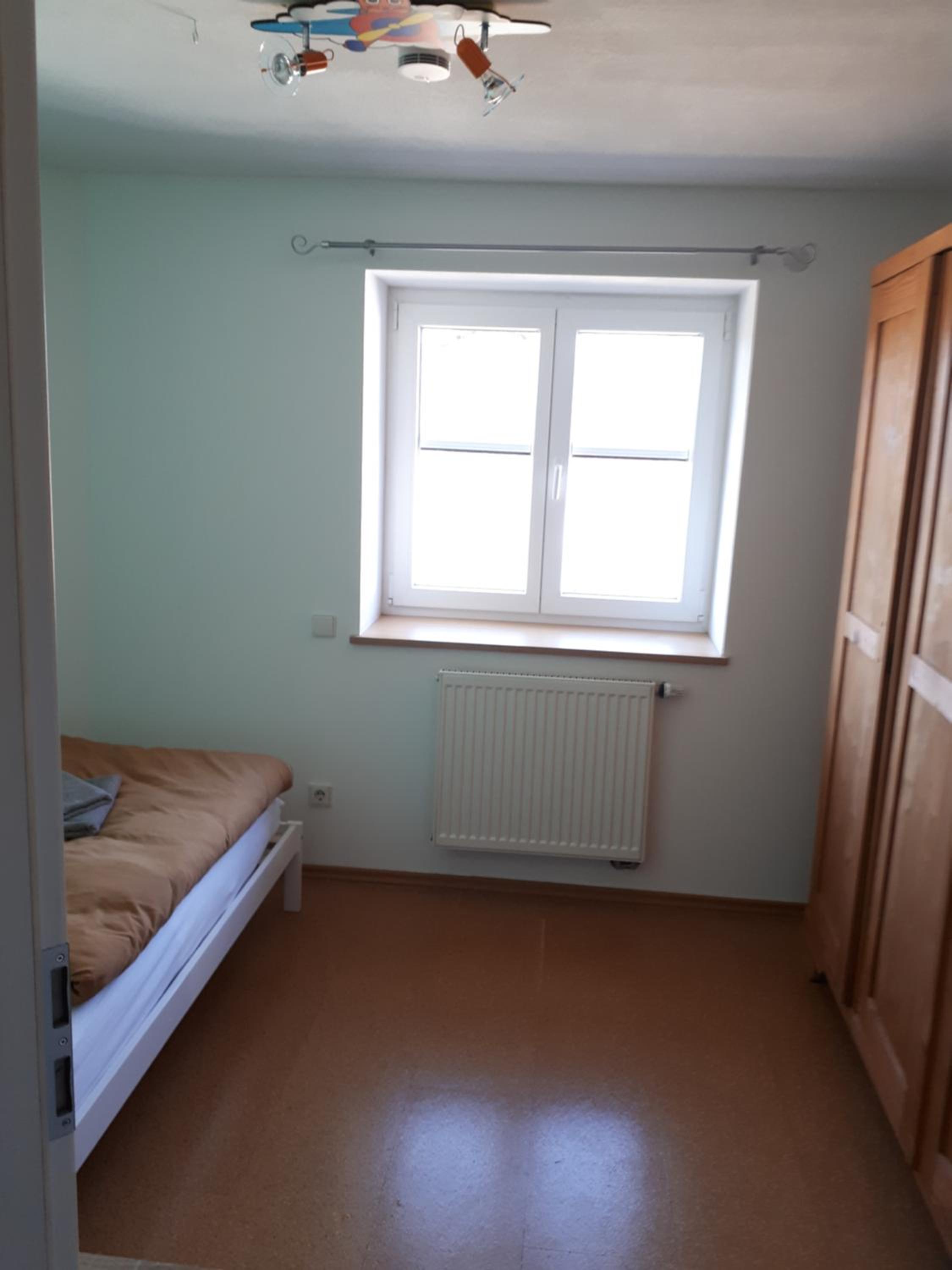 Single Room with Shared Bathroom photo 2