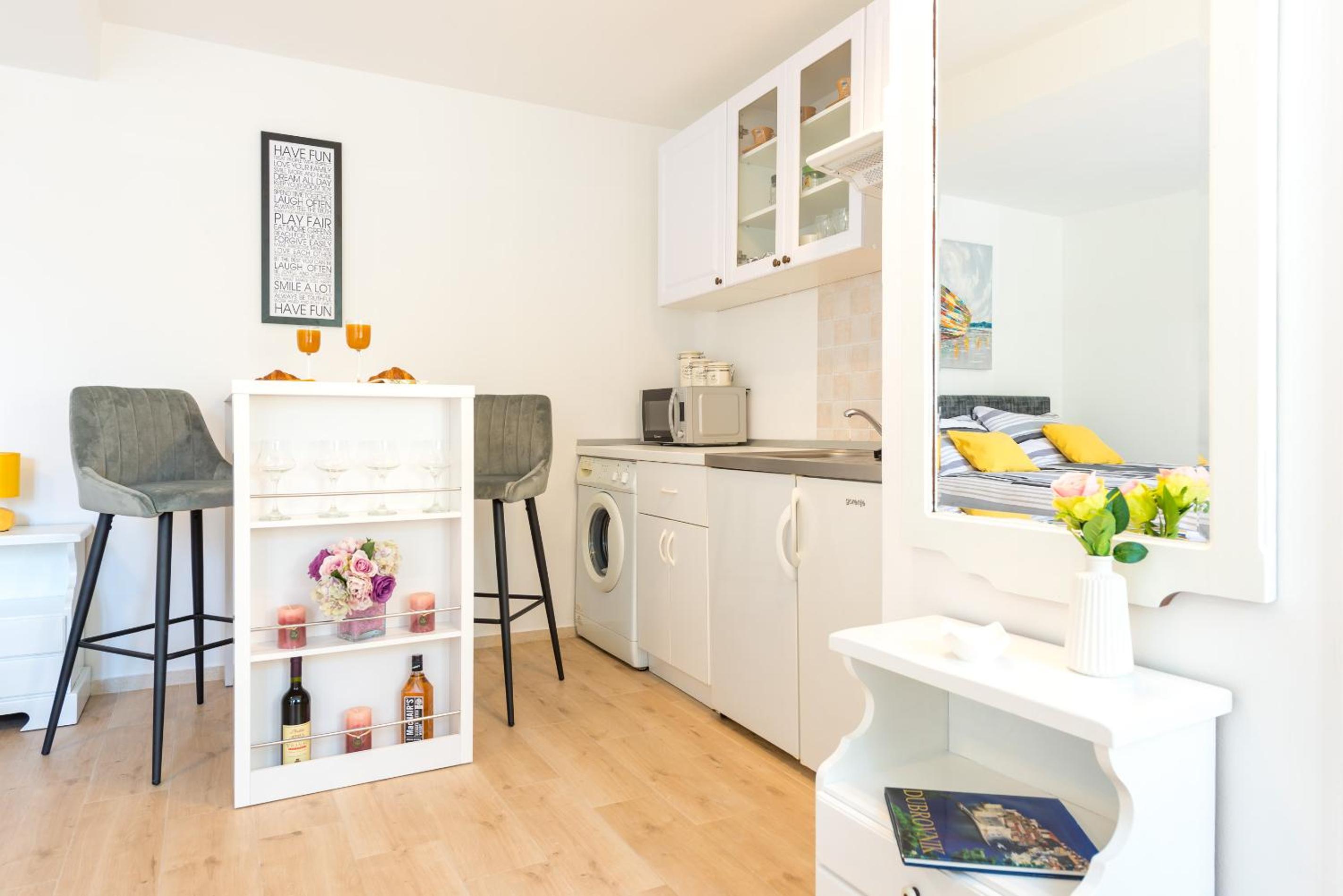 Studio Apartment photo 3
