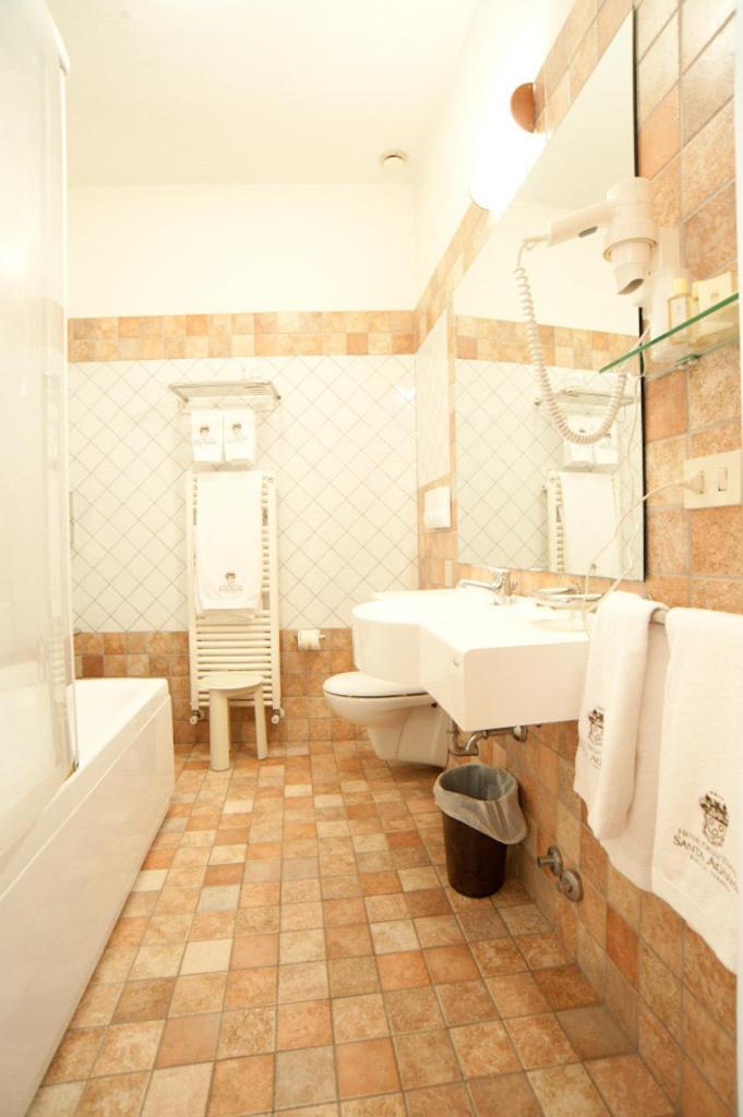 Superior Triple Room photo 2