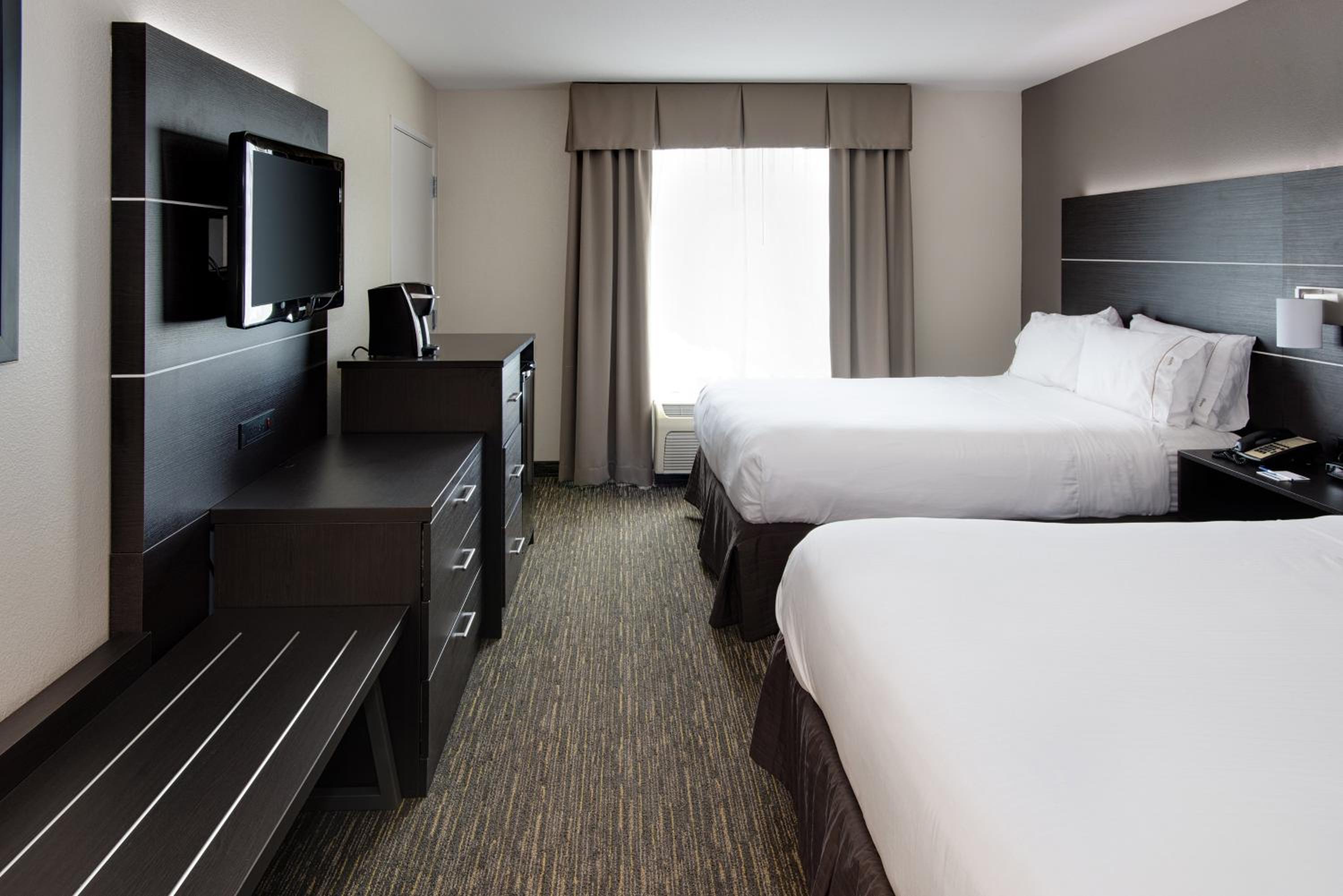 Room with Two Beds - Hearing Accessible - Non-Smoking photo 1