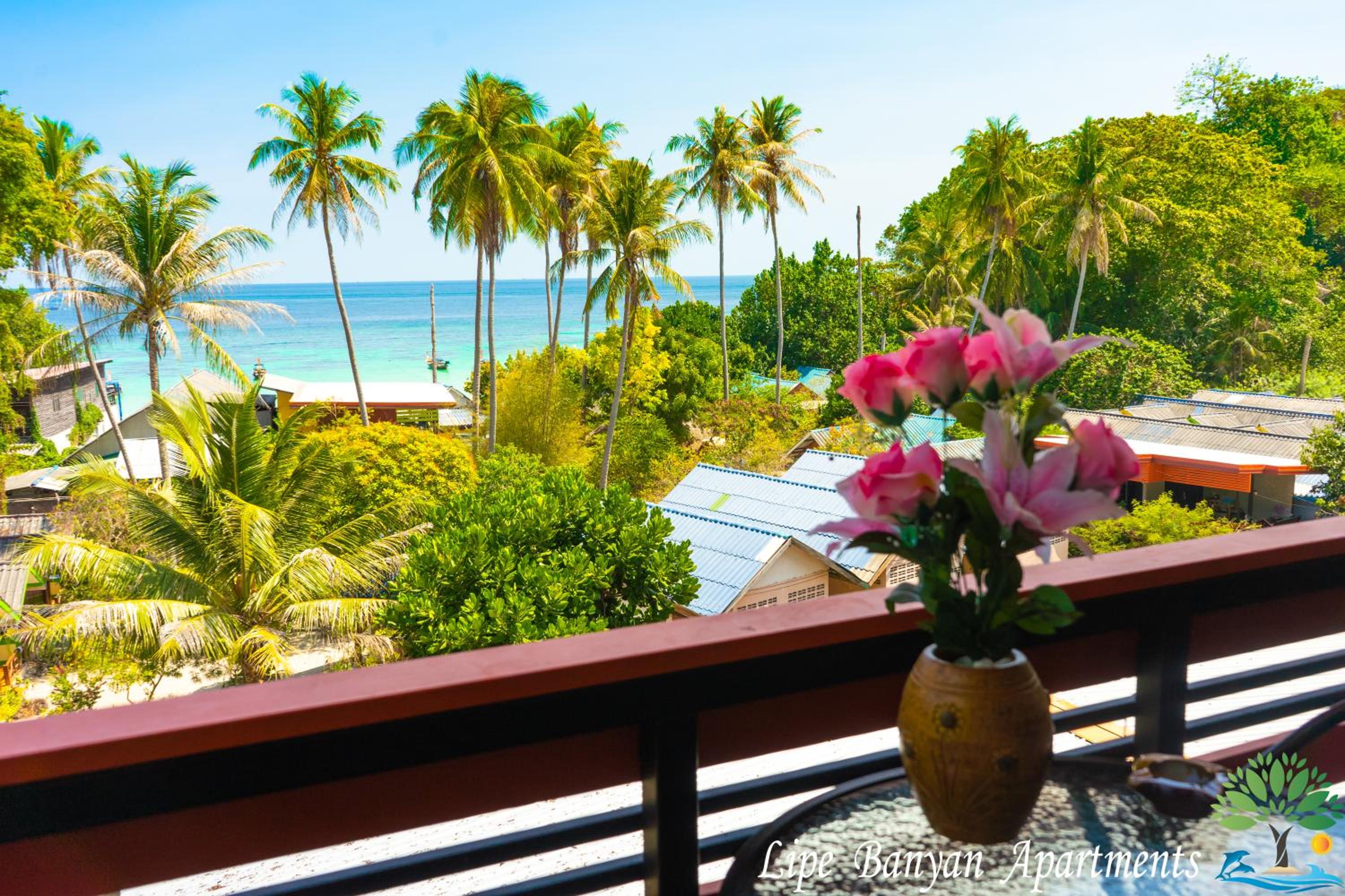 Studio with Balcony and Sea View - Photo 13