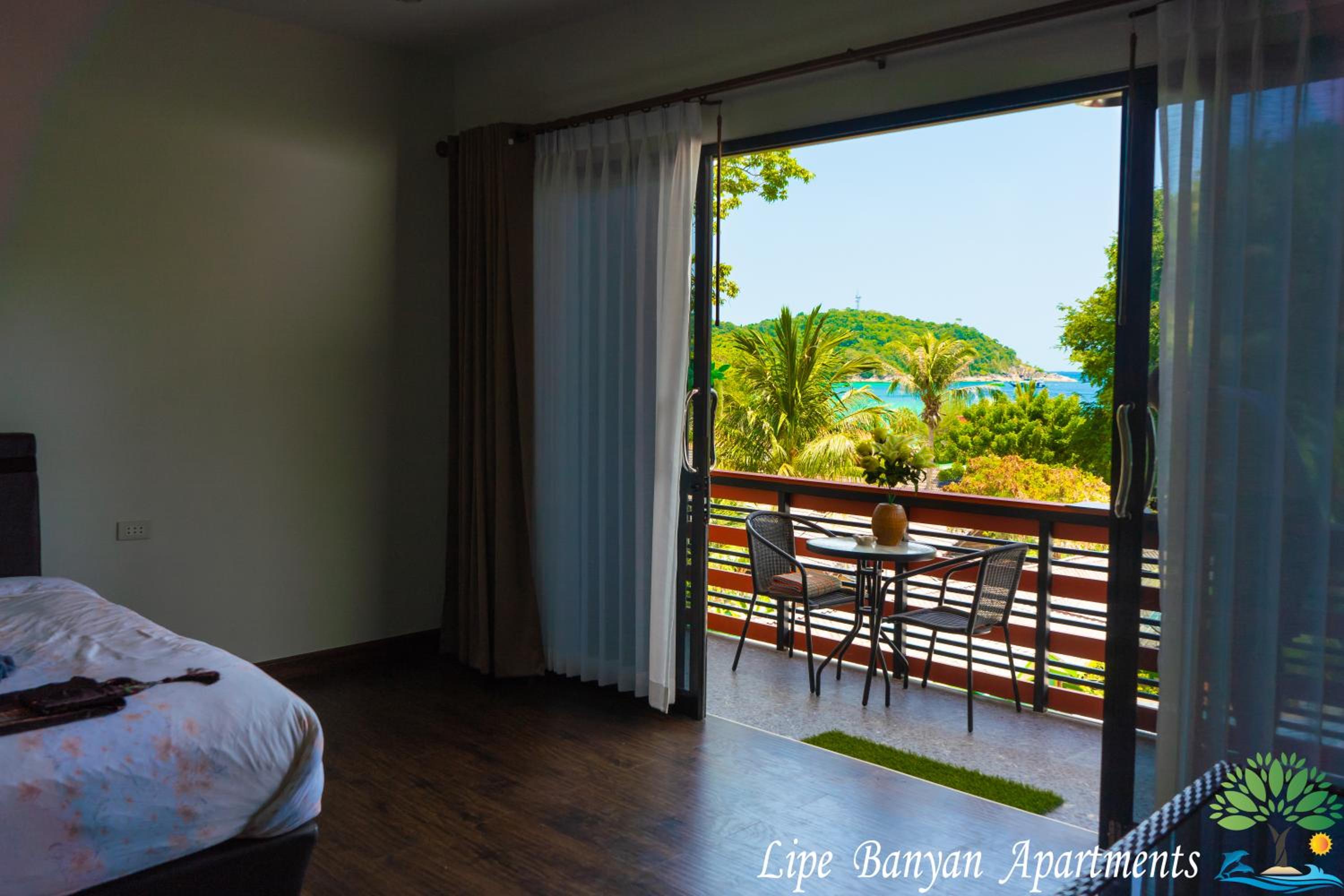 Studio with Balcony and Sea View - Photo 11