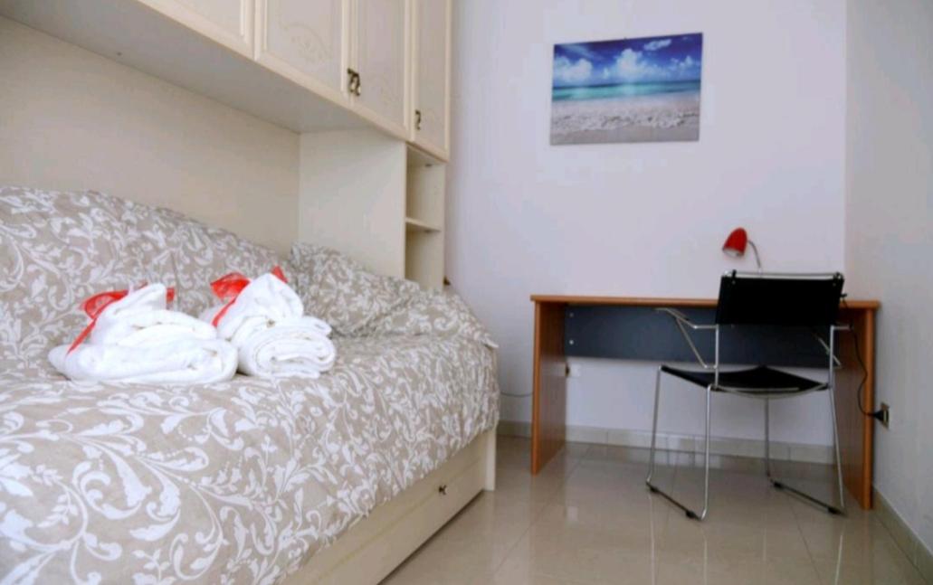 Twin Room with Shared Toilet photo 1