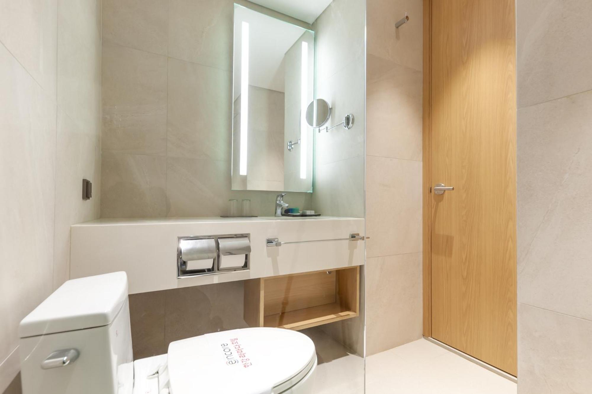 Double Room - Non-Smoking  - Photo 4