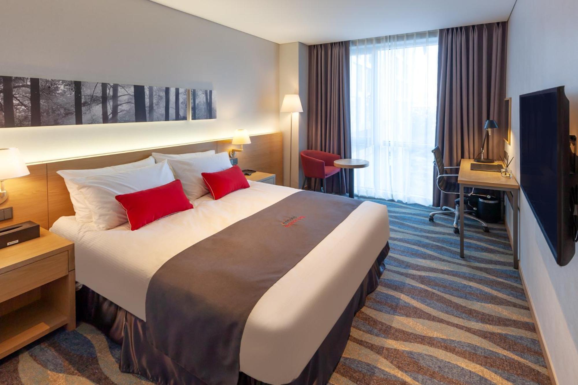 Double Room - Non-Smoking  - Photo 2