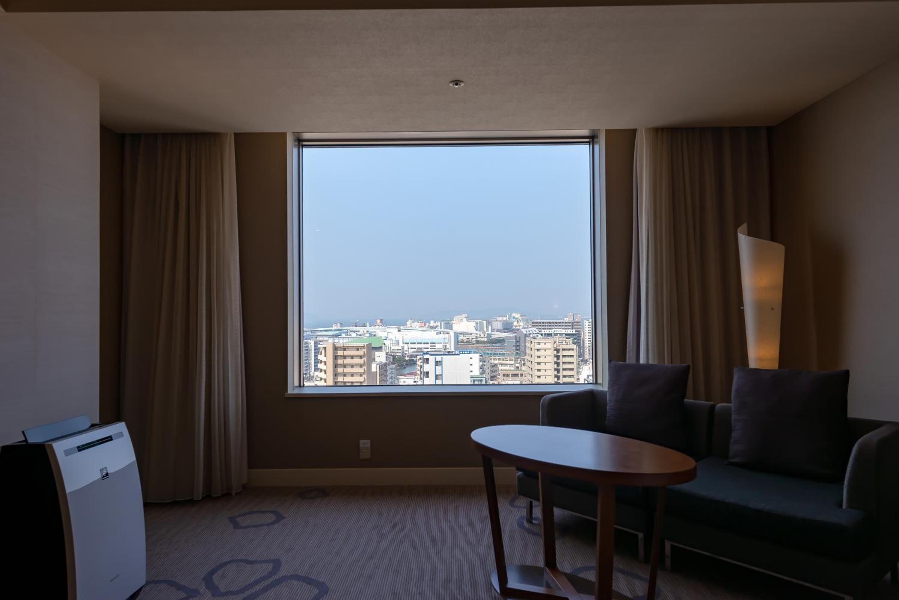 Large Twin Room - Non-Smoking - Photo 9