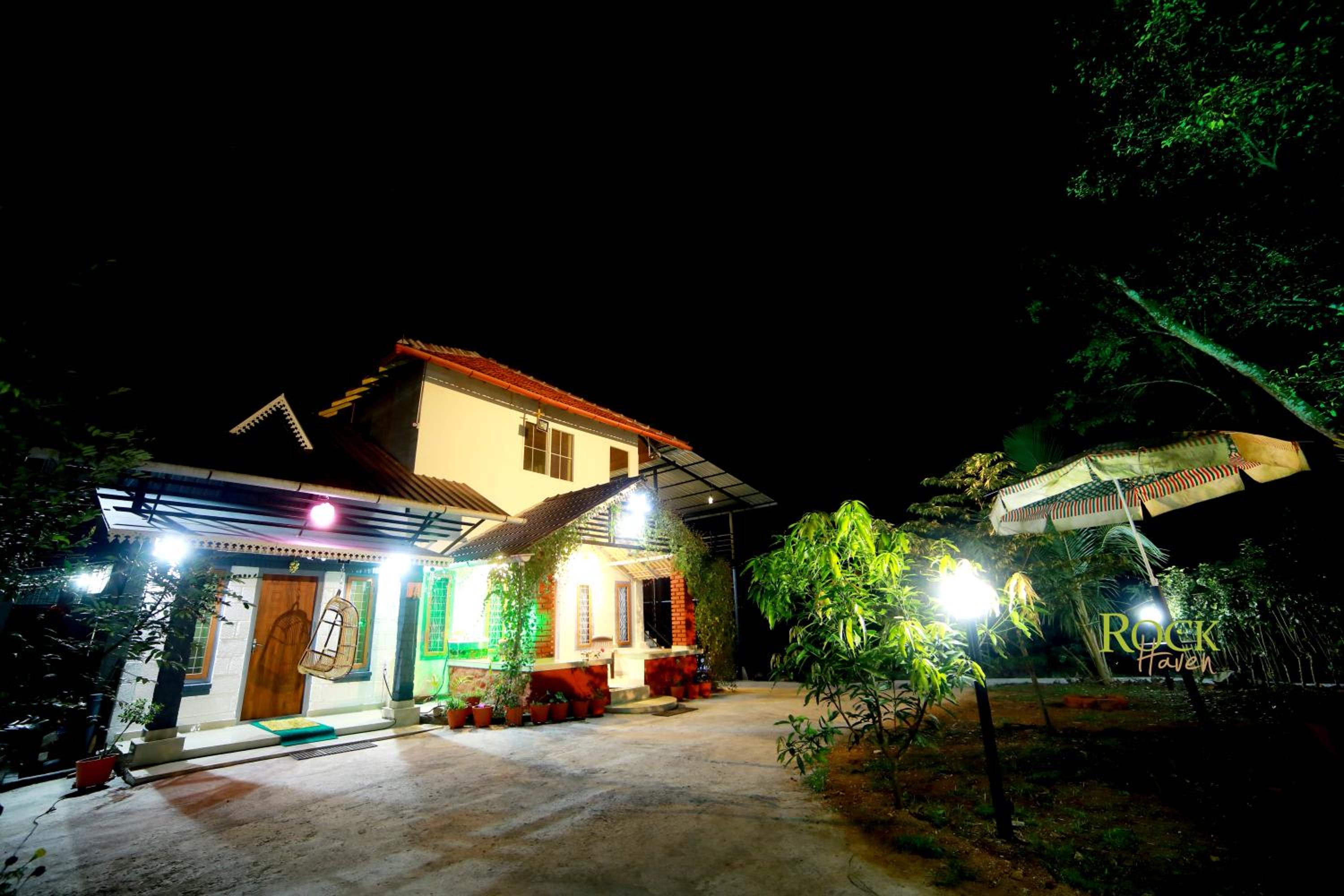 Homestay Room - Upstairs Room	 photo 2