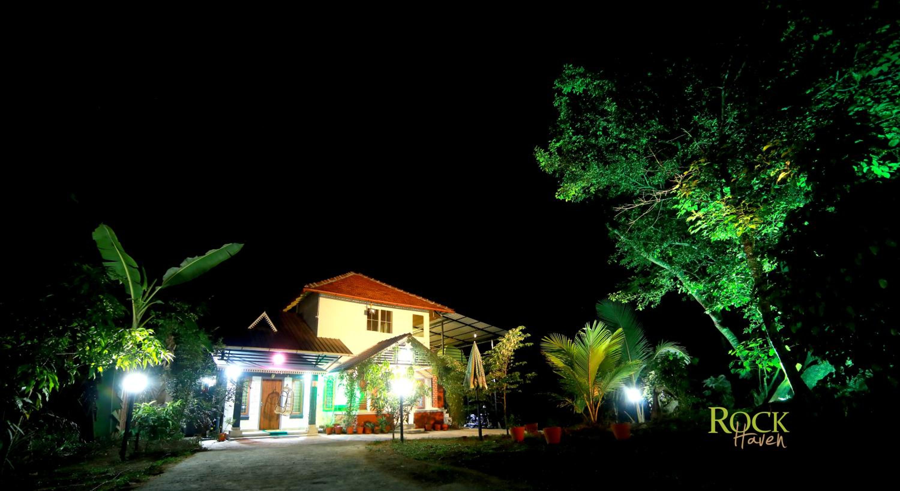 Homestay Room - Upstairs Room	 photo 3