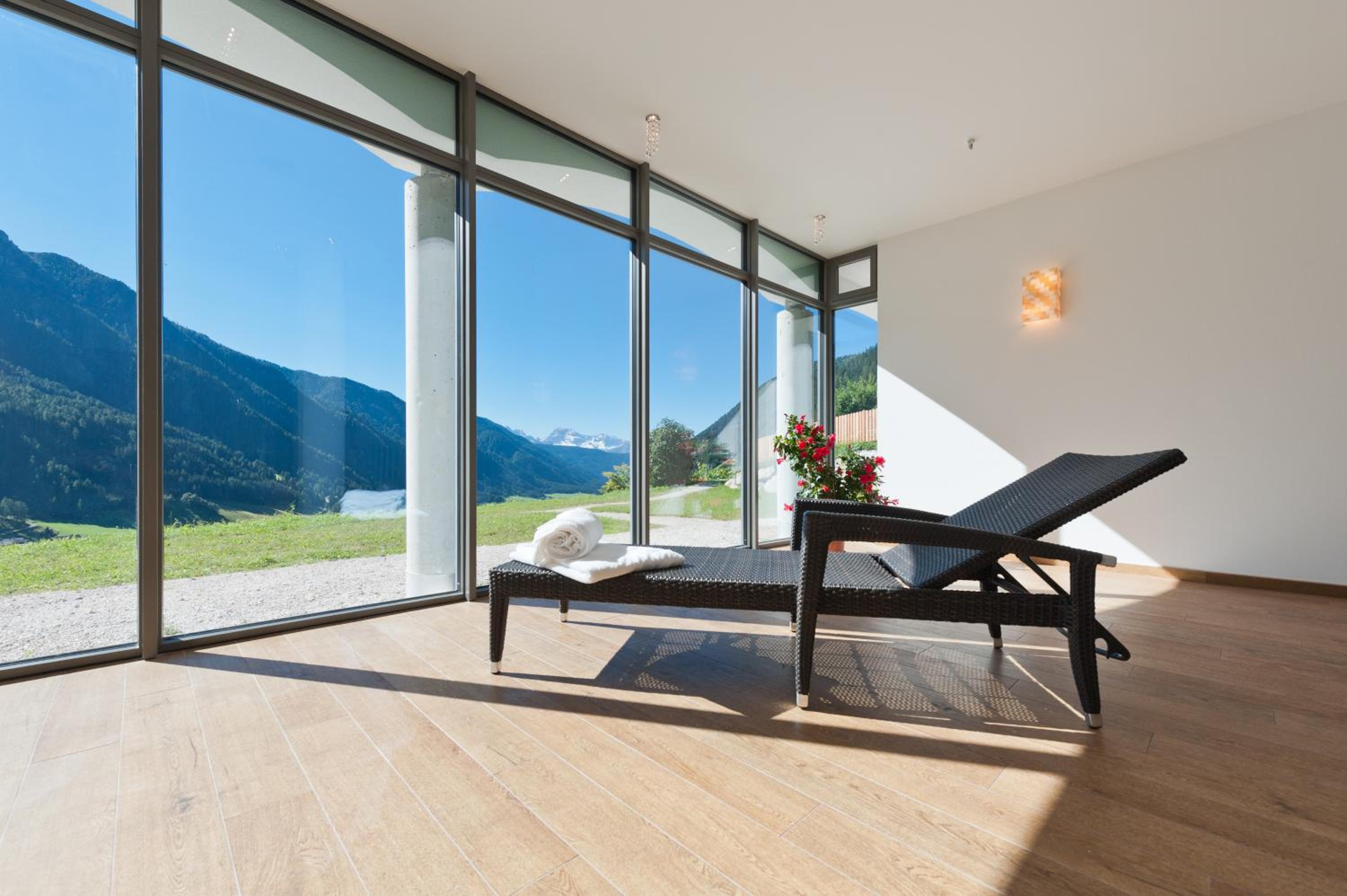 Superior One-Bedroom Apartment - Photo 6