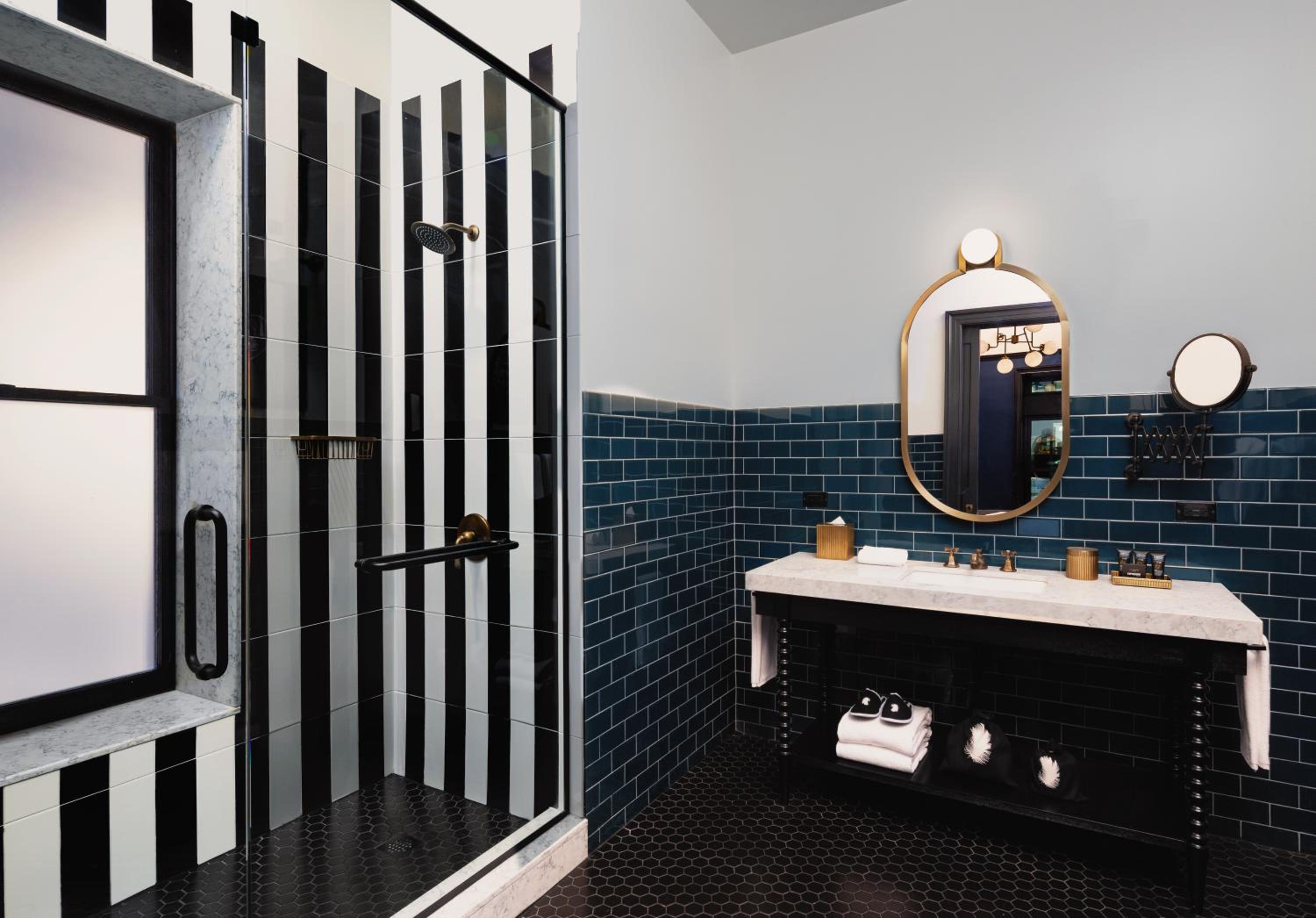 King Room - Silver - Photo 5
