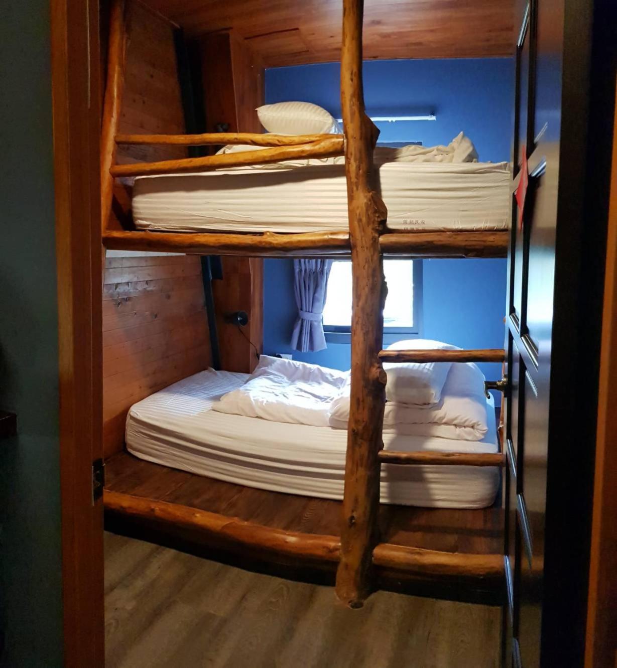Double or Twin Room with Shared Bathroom photo 1