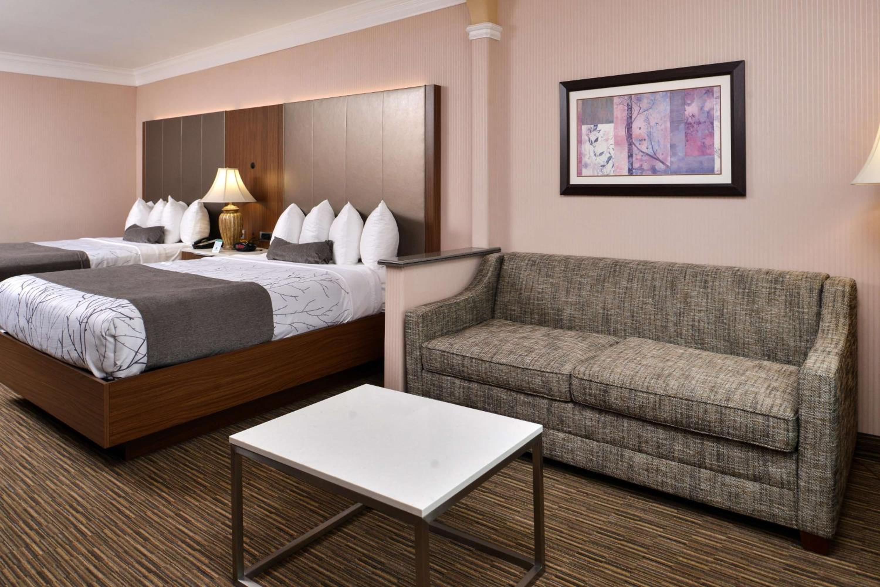 Queen Room with Two Queen Beds and Sofa Bed - Non-Smoking - Photo 1