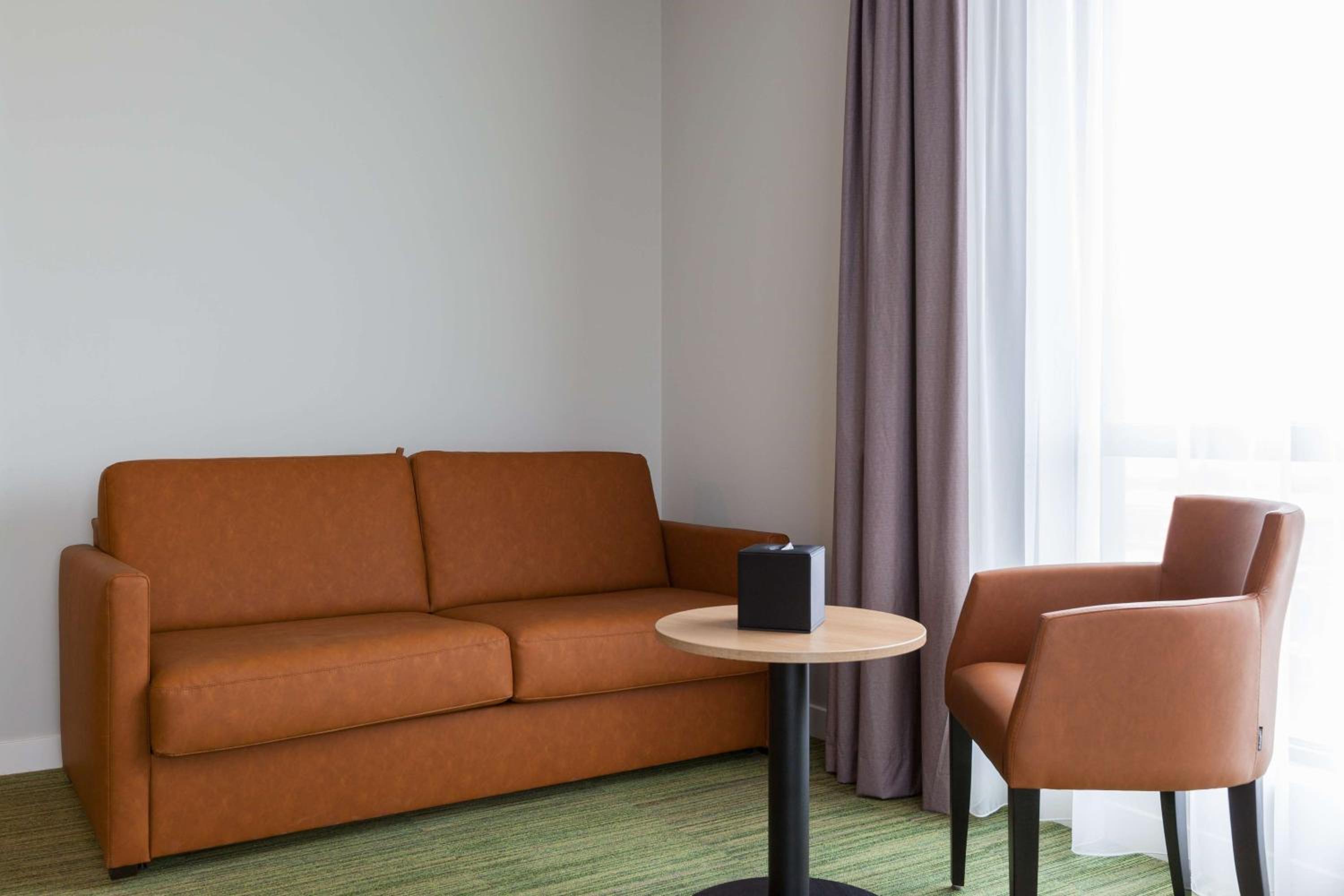 Junior Suite with Double Bed - Photo 2