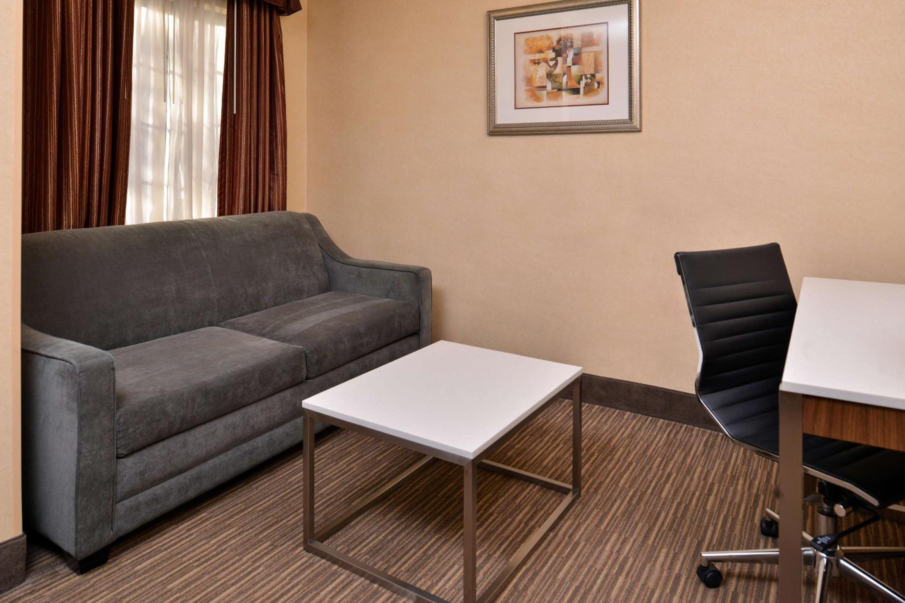 King Room with Sofa Bed - Non-Smoking