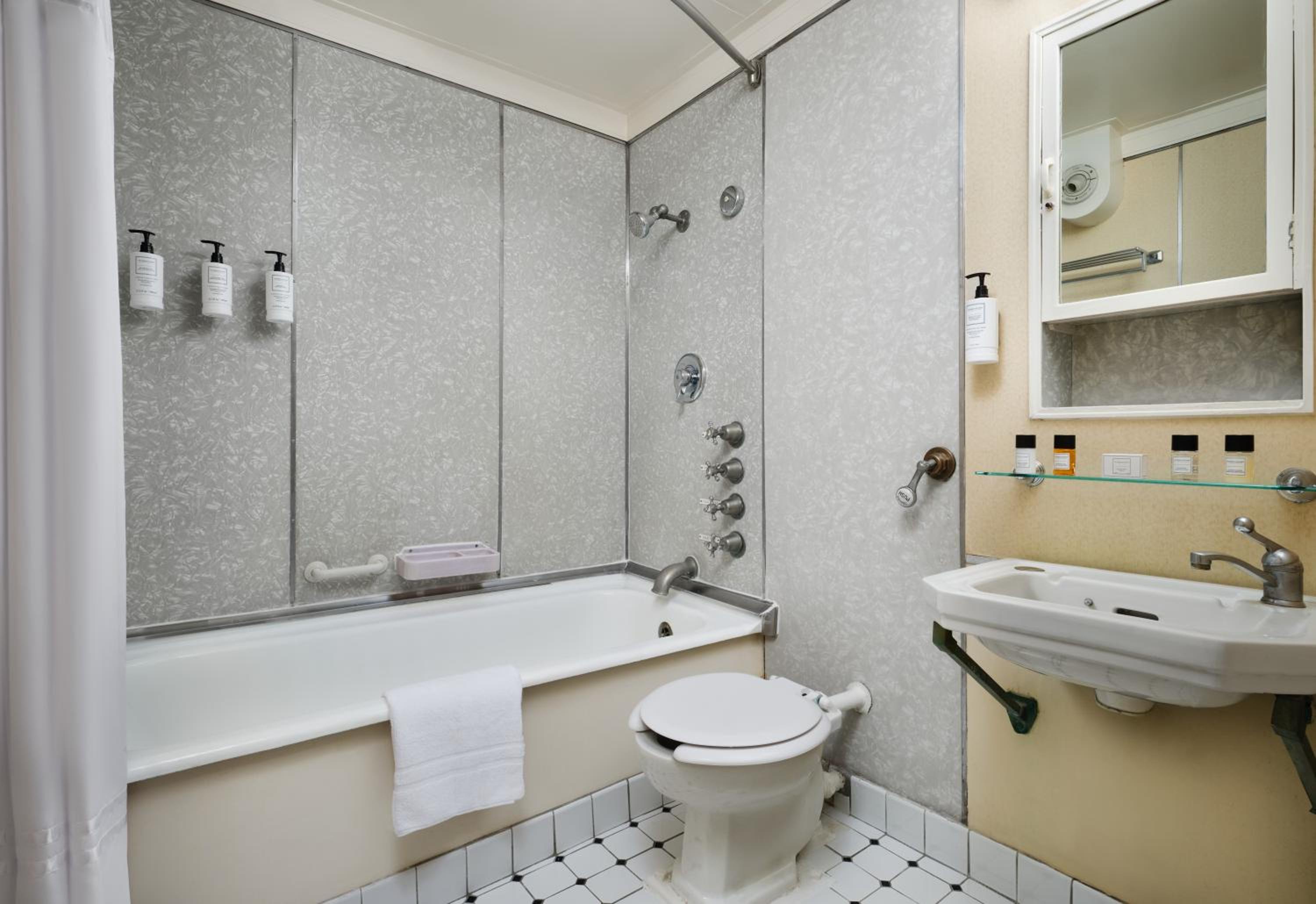 Twin Room photo 1