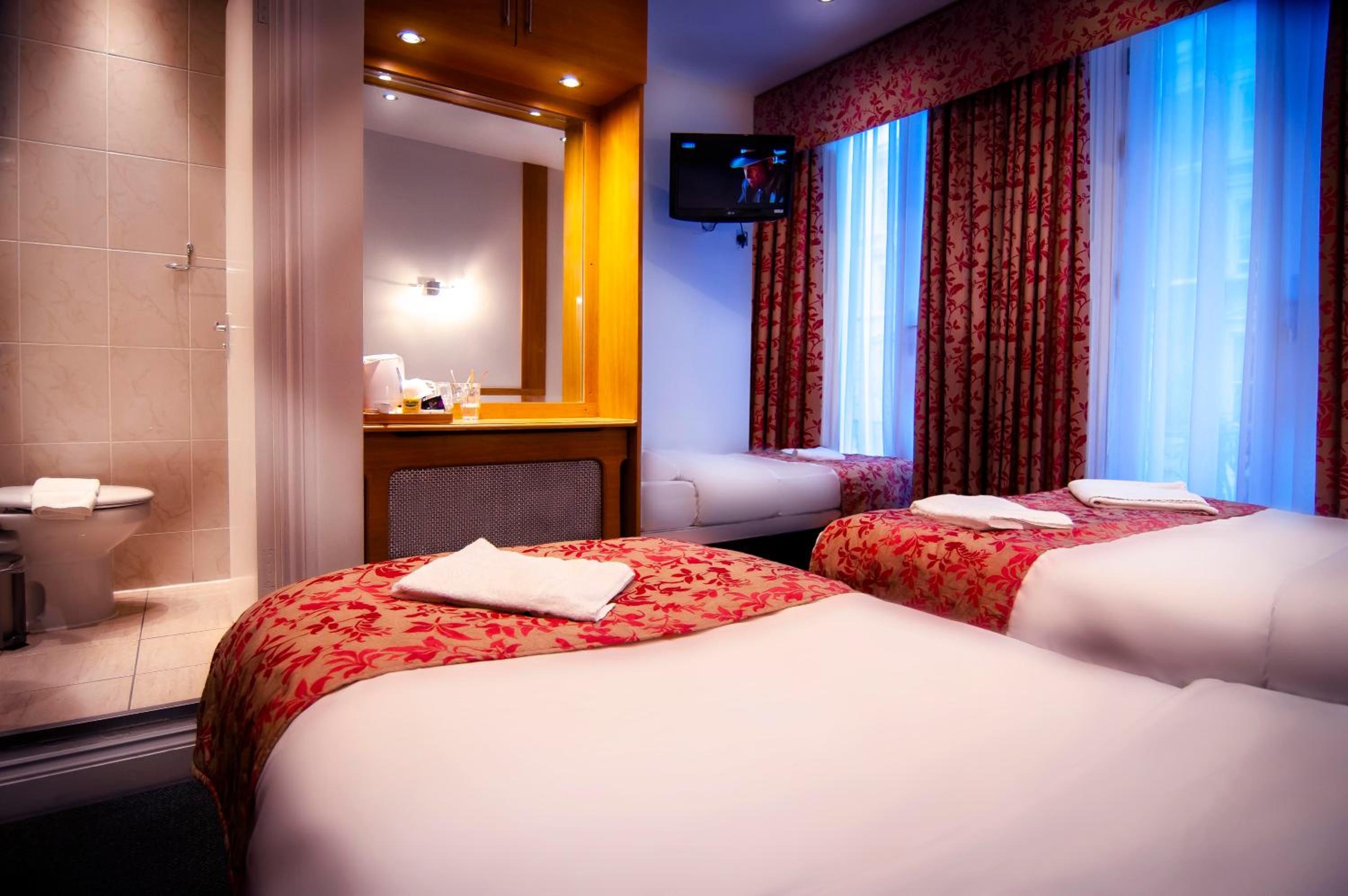 Quadruple Room photo 2