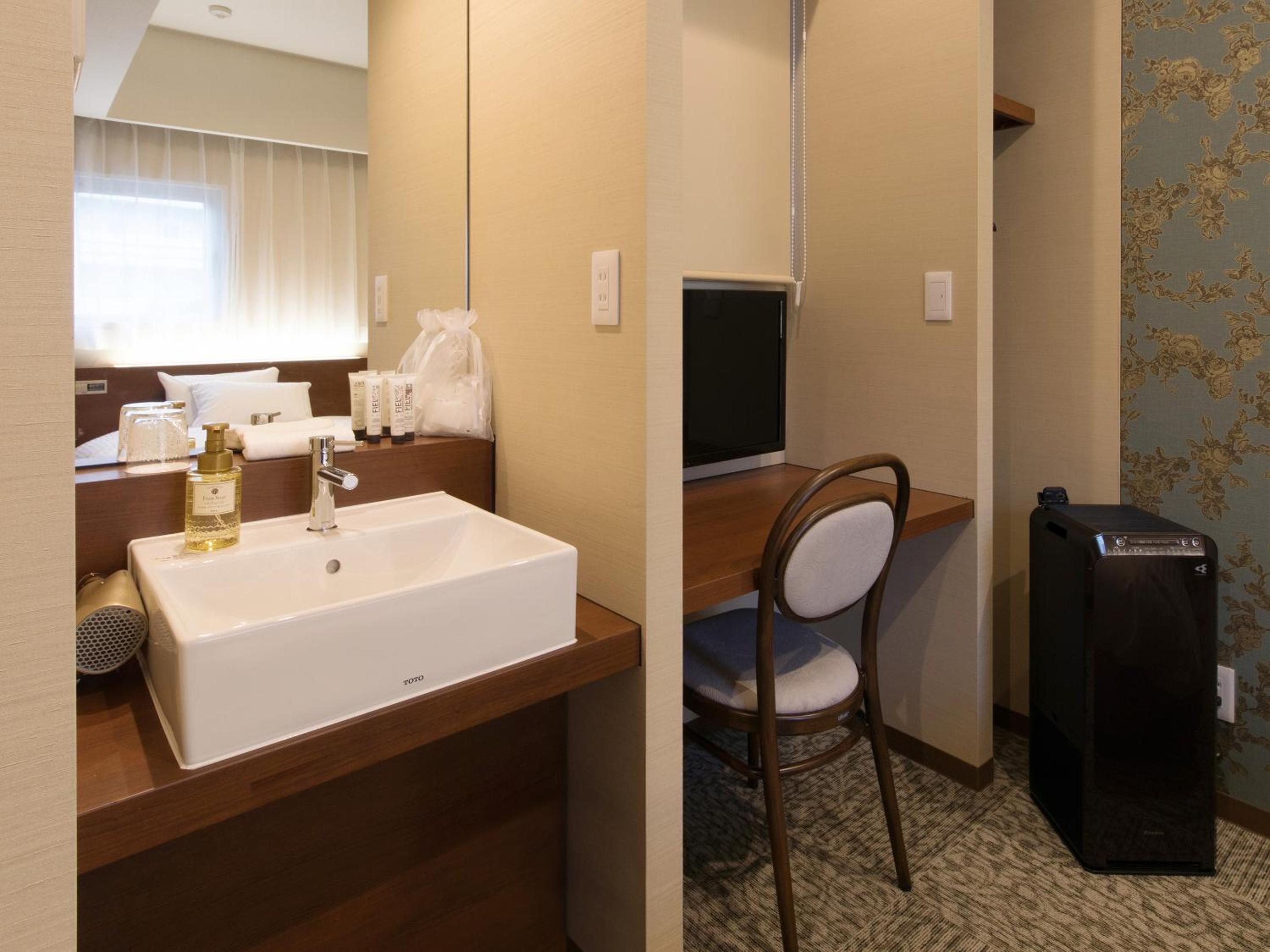 Economy Double Room — the supplier's photographs — photo 6