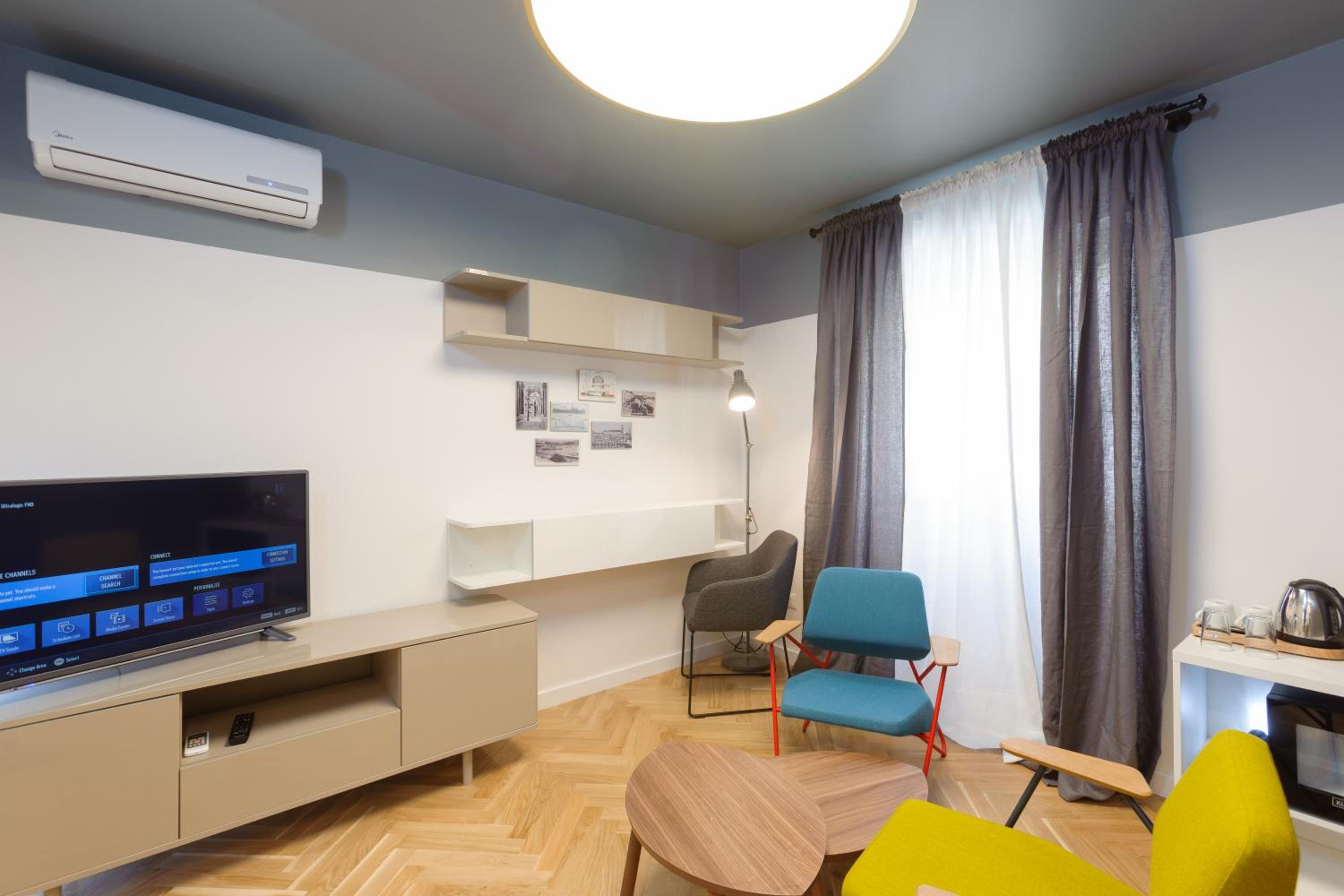 Deluxe King Room - Photo 7