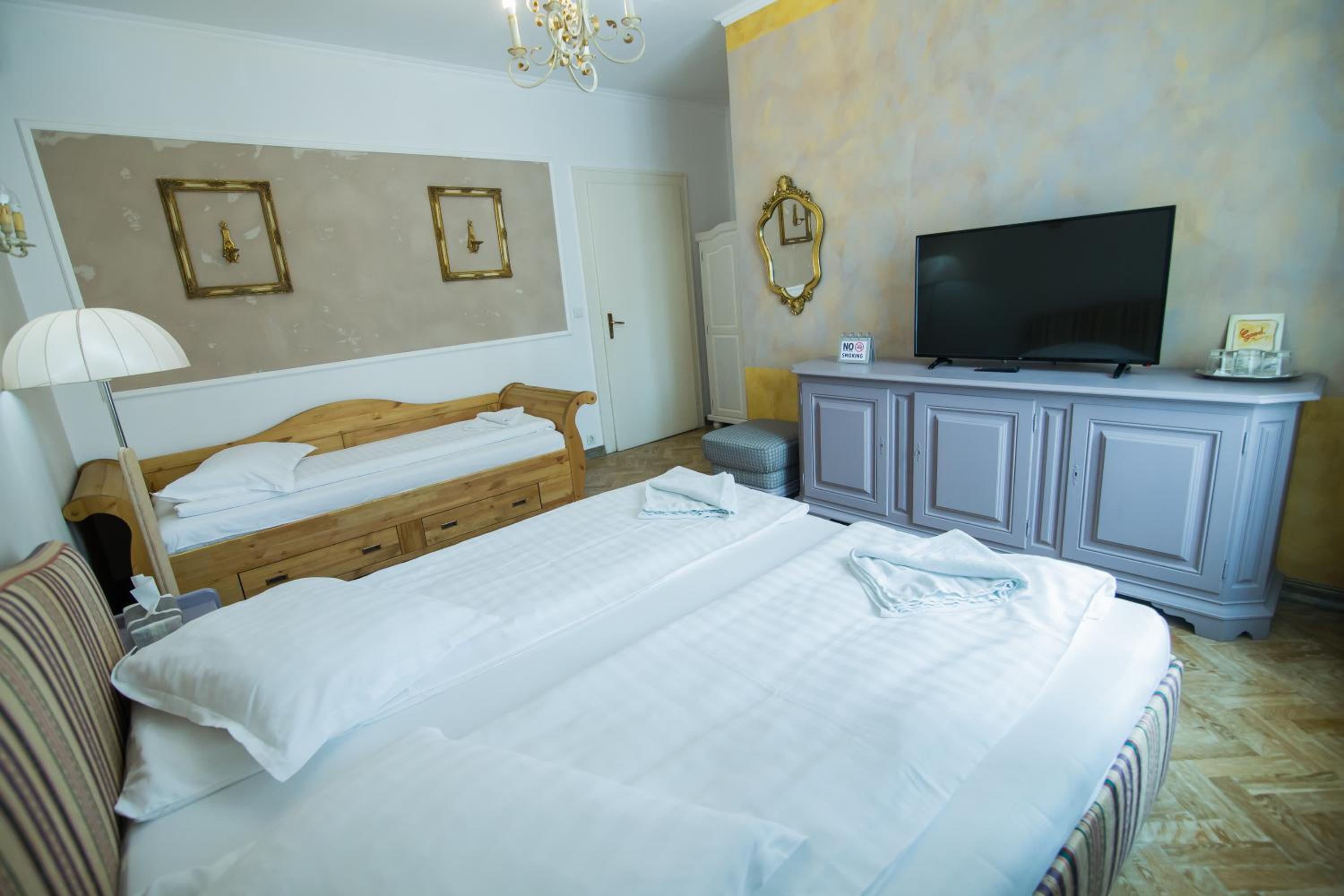 Triple Room - Photo 6