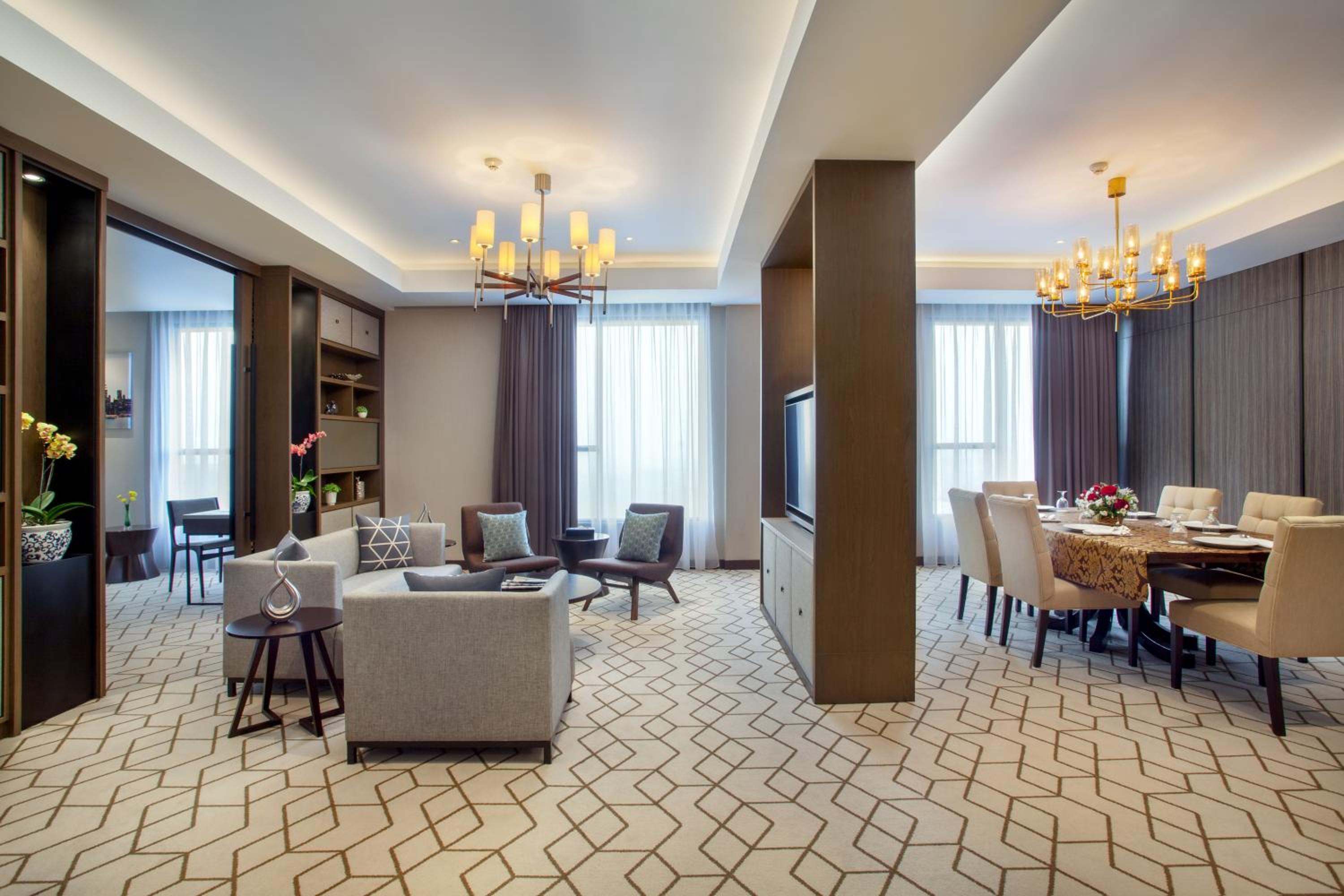 Presidential King Suite - Non-Smoking photo 2