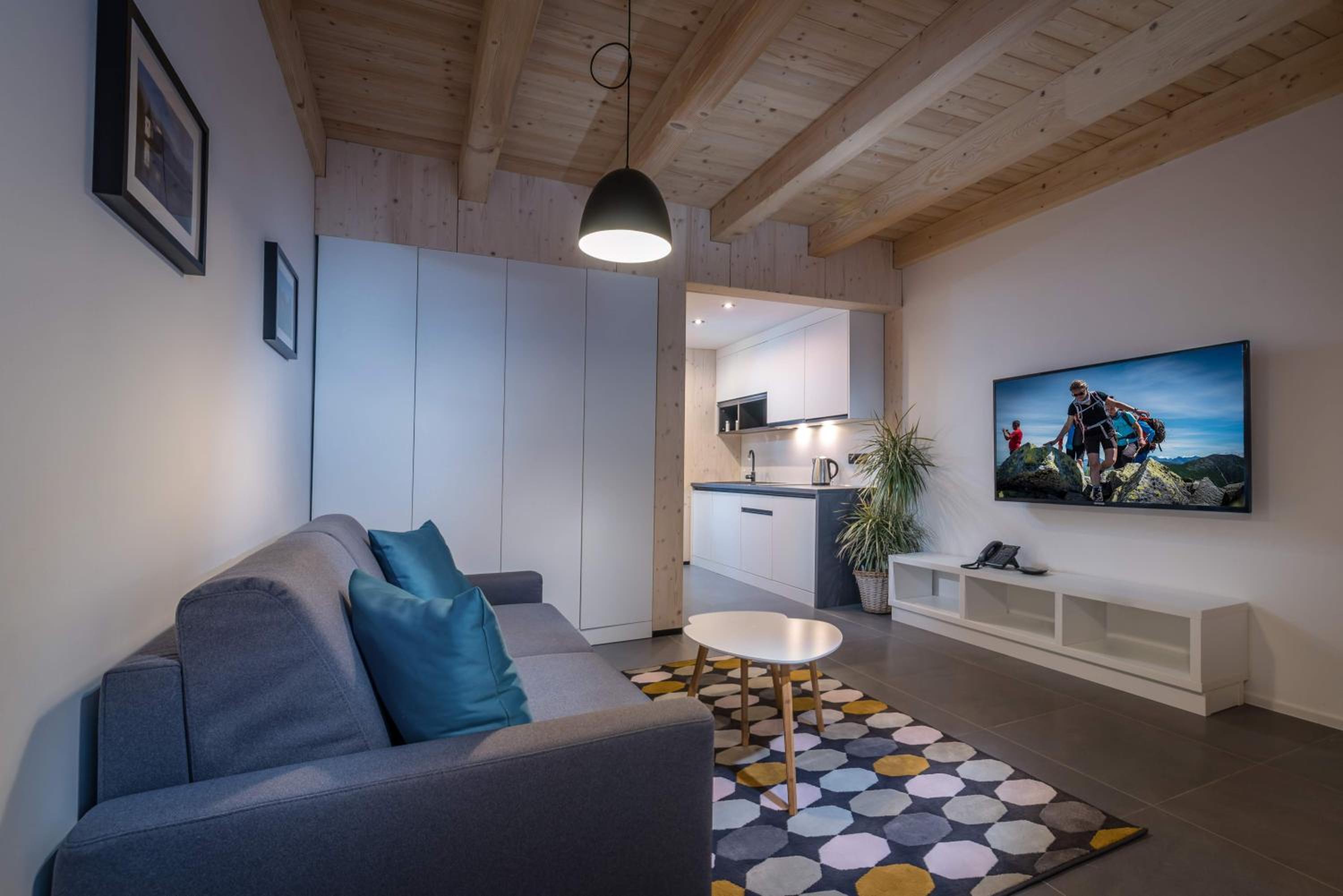 One-Bedroom Apartment - Photo 7
