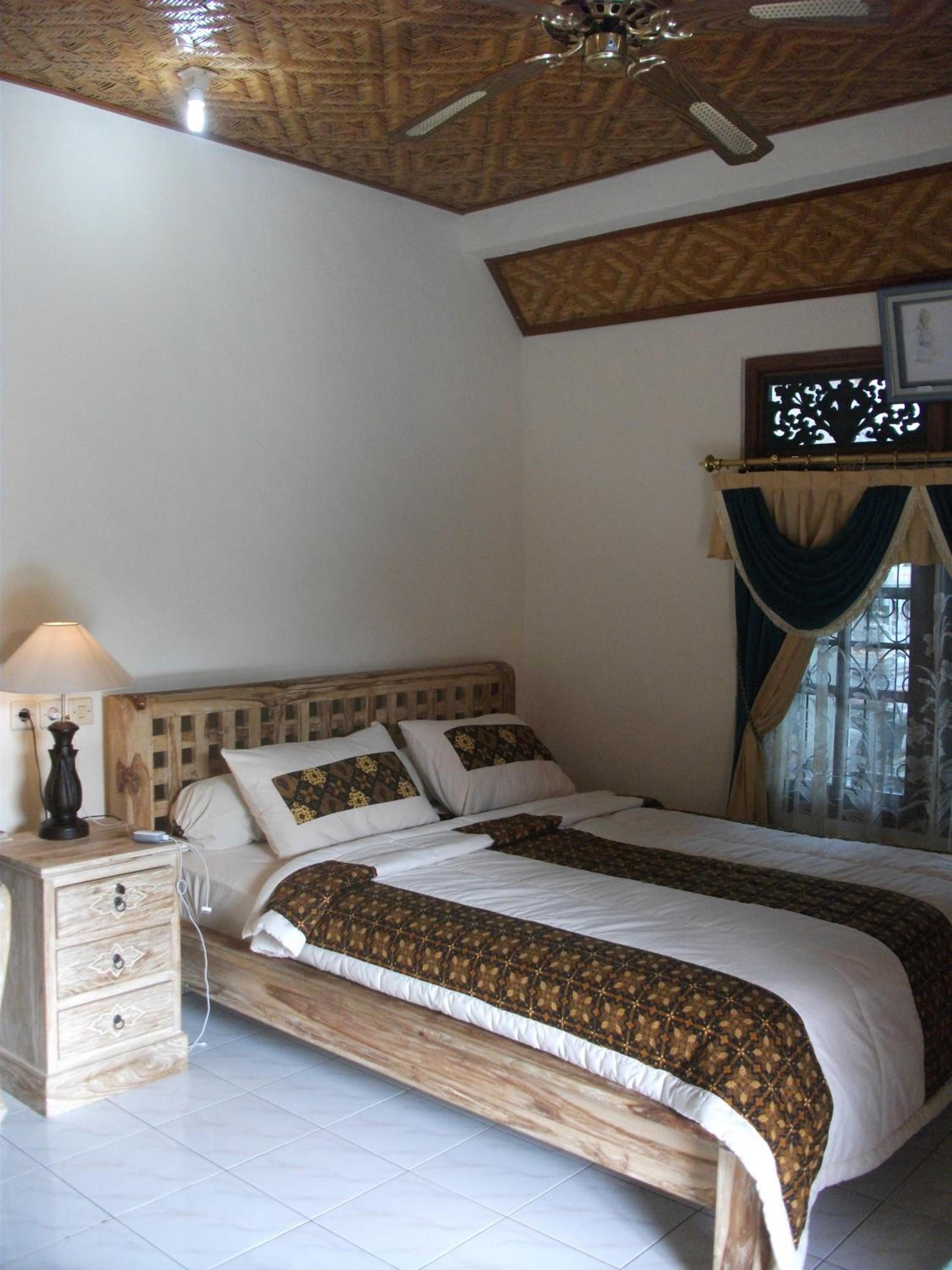 Standard Double Room - Photo 13