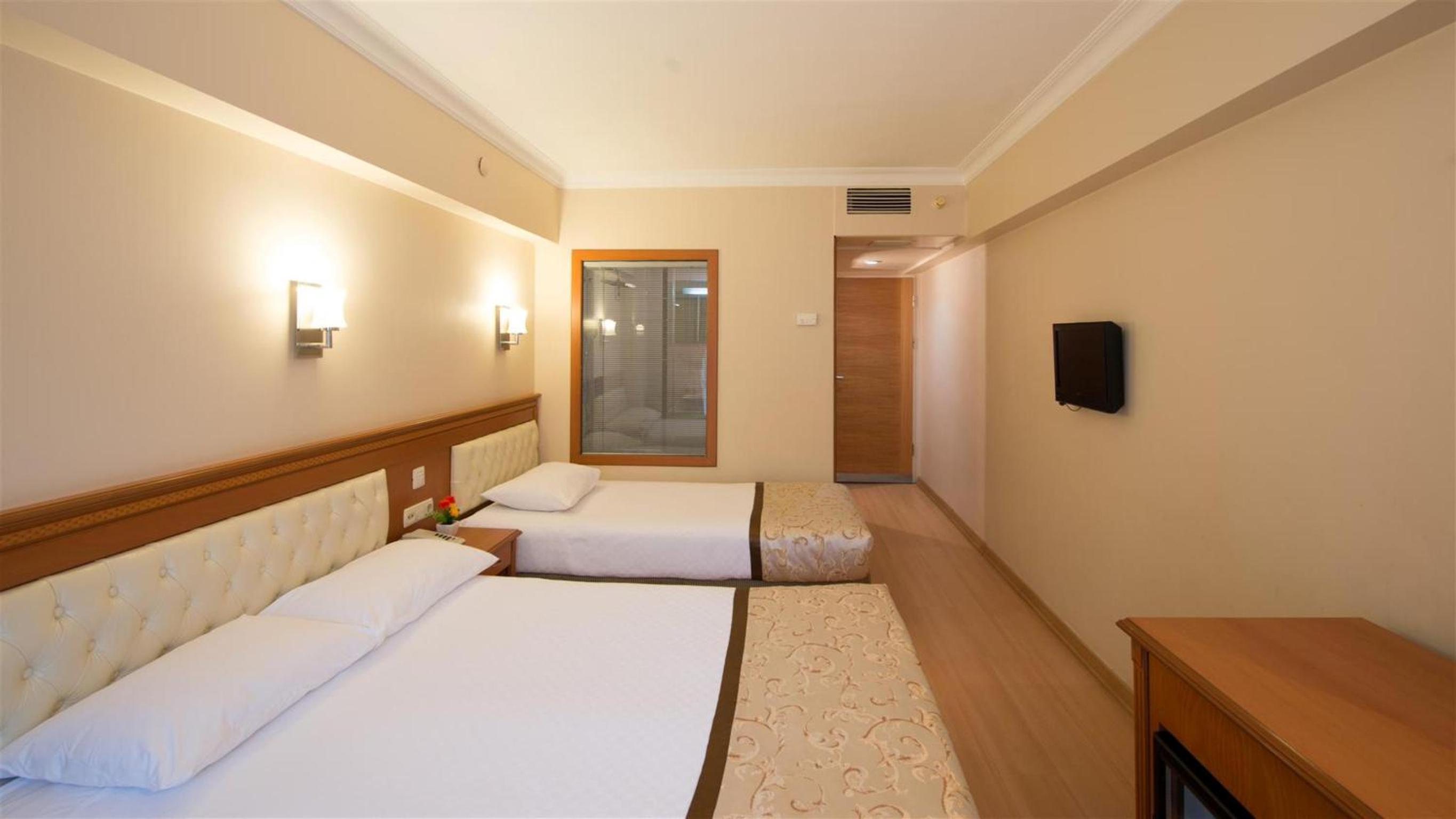 Standard Triple Room photo 3