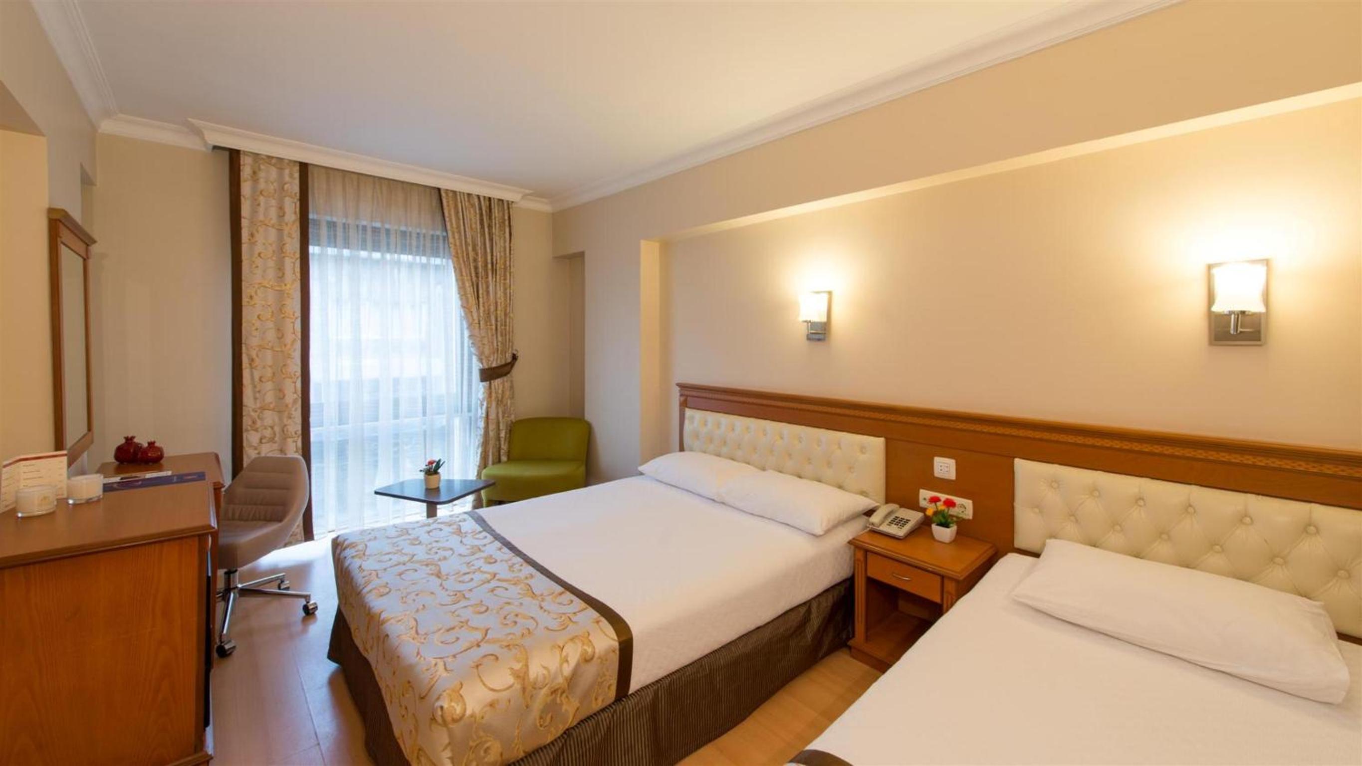 Standard Double or Twin Room photo 3