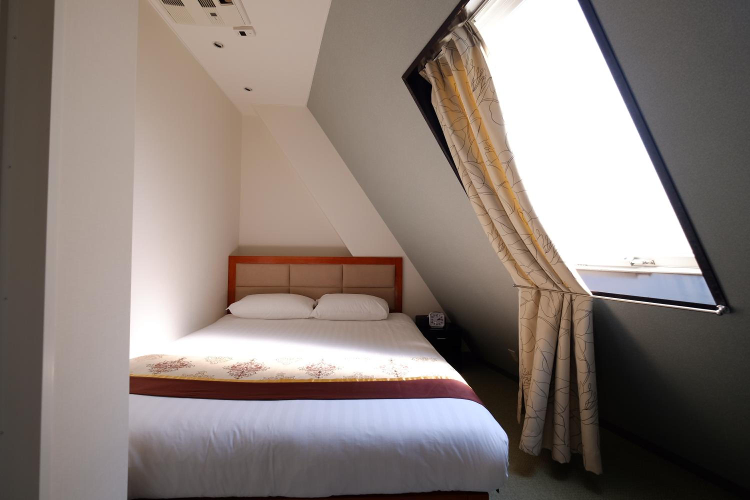 Double Room - Non-Smoking  photo 3