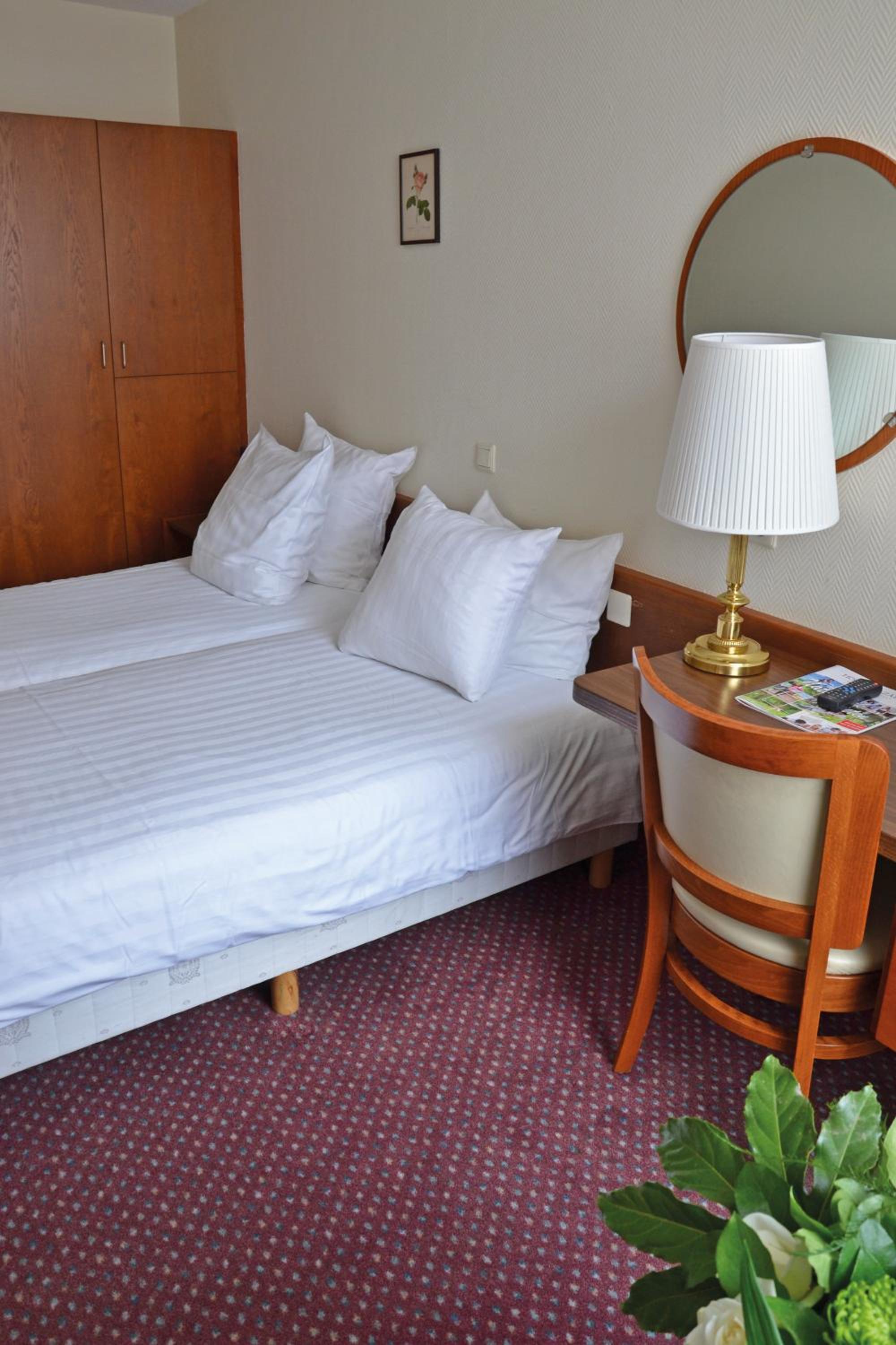 Standard Double Room - Photo 3