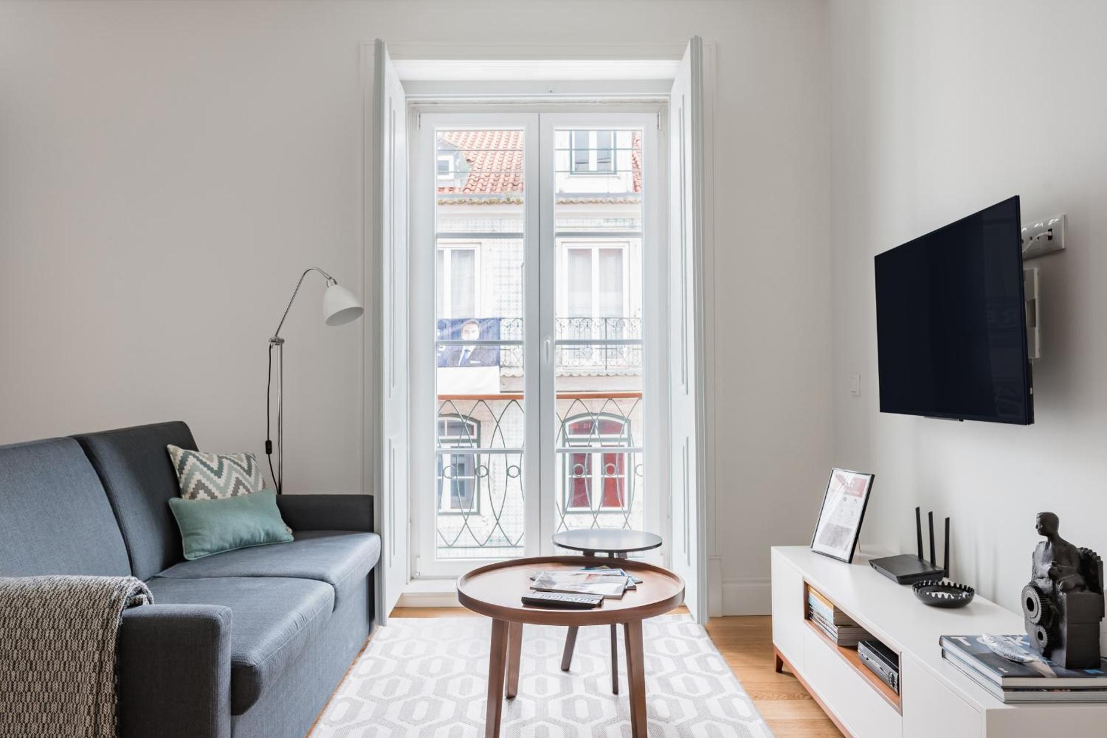 Apartment with Balcony - Photo 31