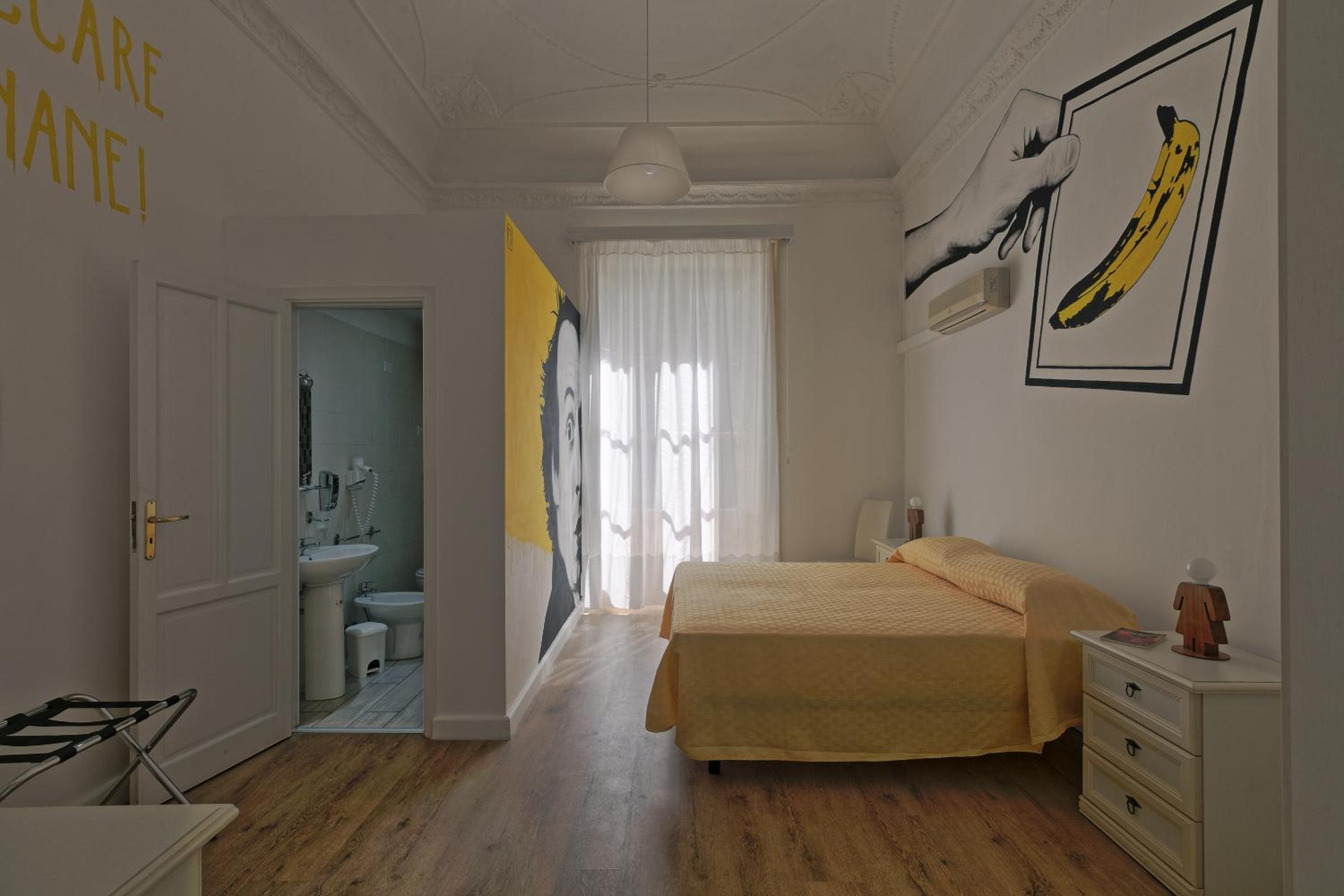 Deluxe Double or Twin Room with Balcony - Photo 8