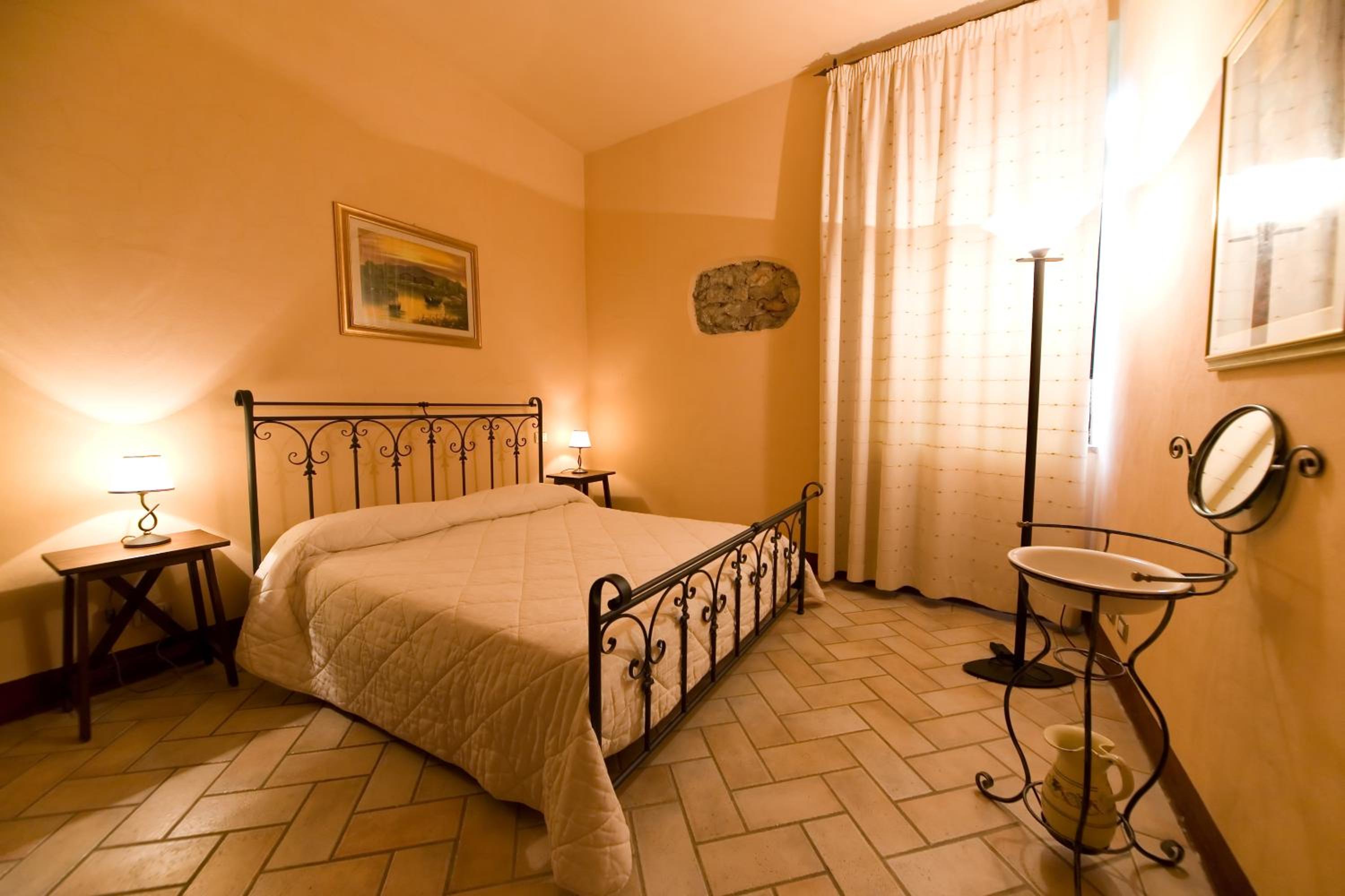 One-Bedroom Apartment (2 Adults) - Photo 1