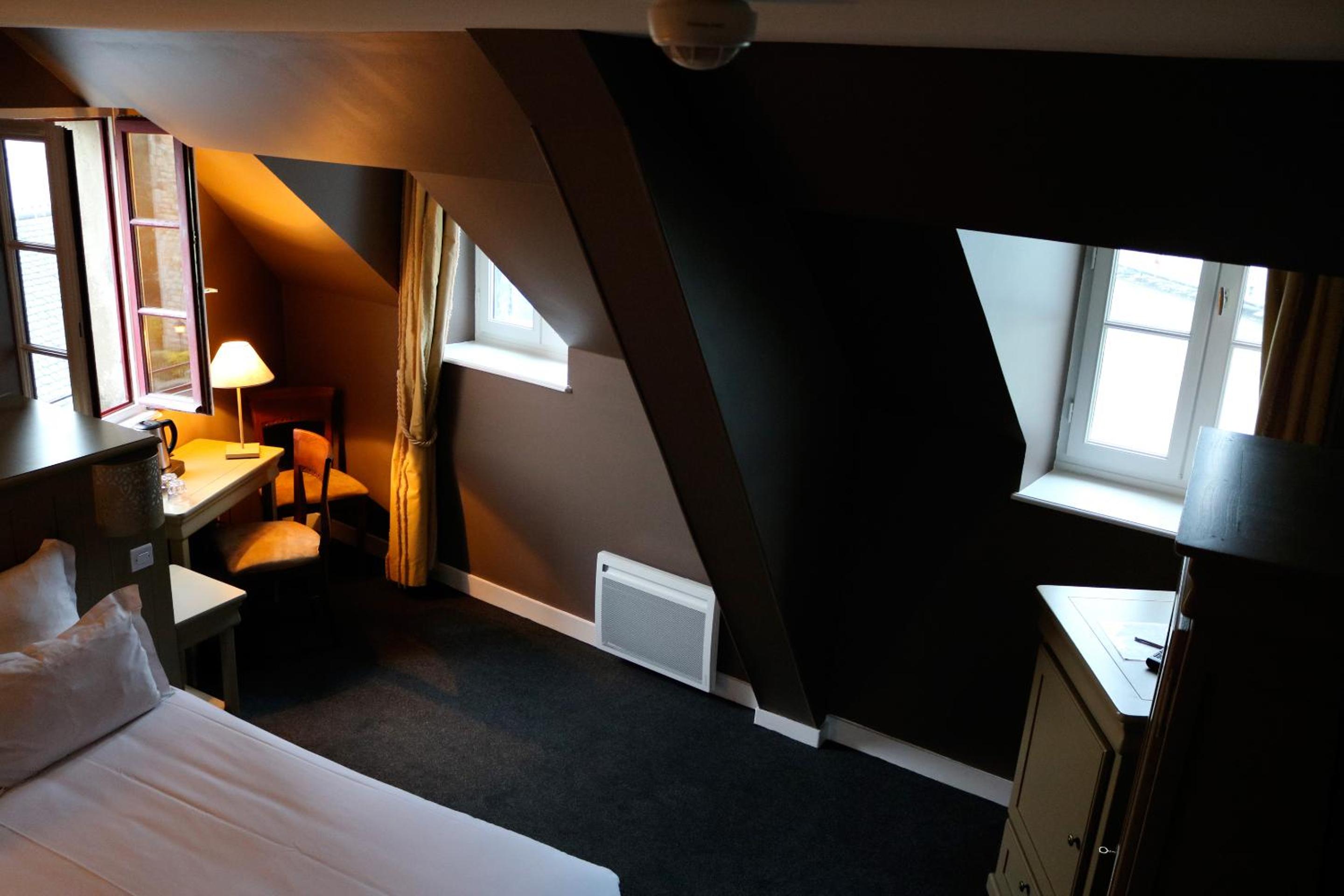 Double Room with views of Mont-Saint-Michel Bay - HIstorical Inn - Photo 5