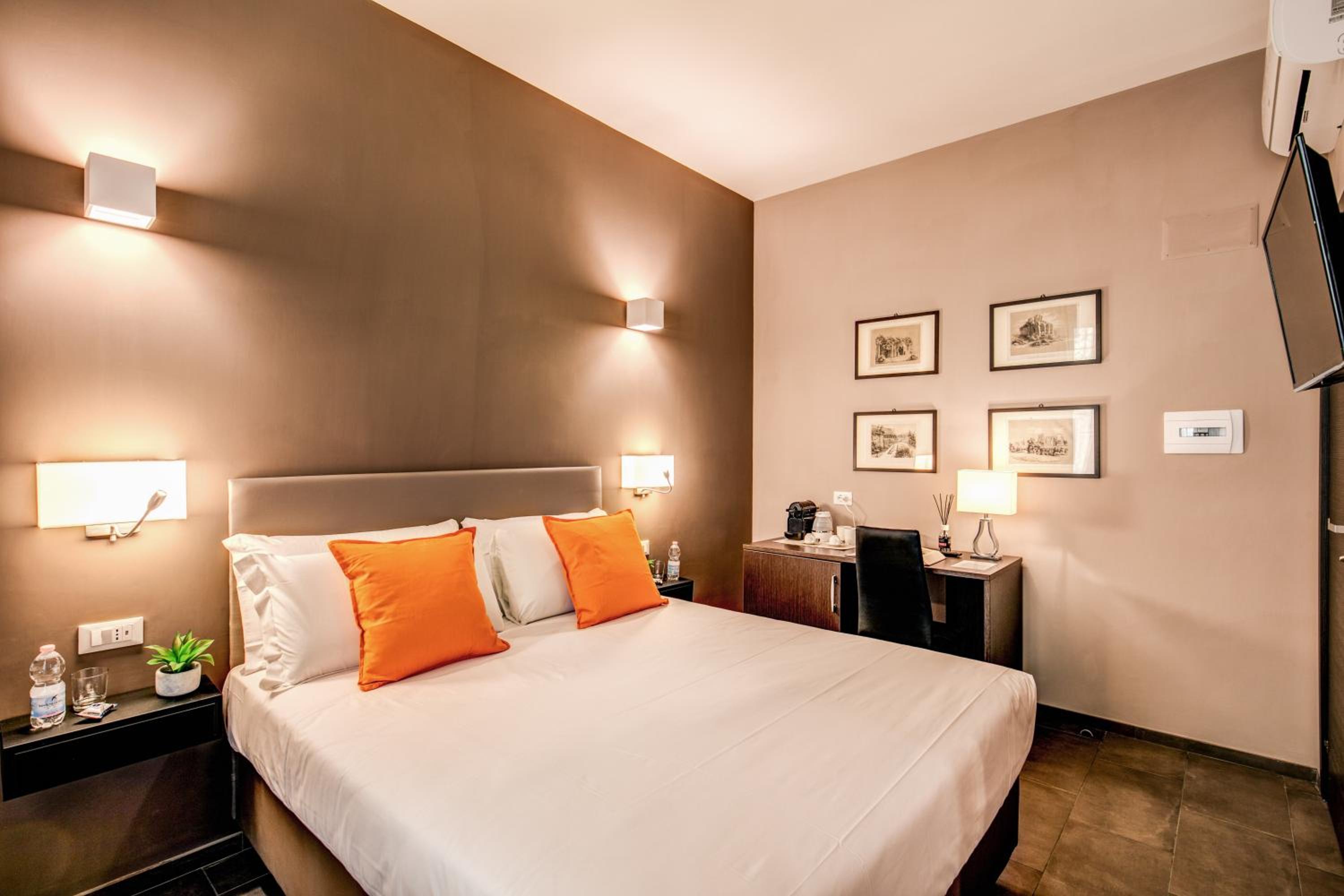 Deluxe Double or Twin Room photo 3