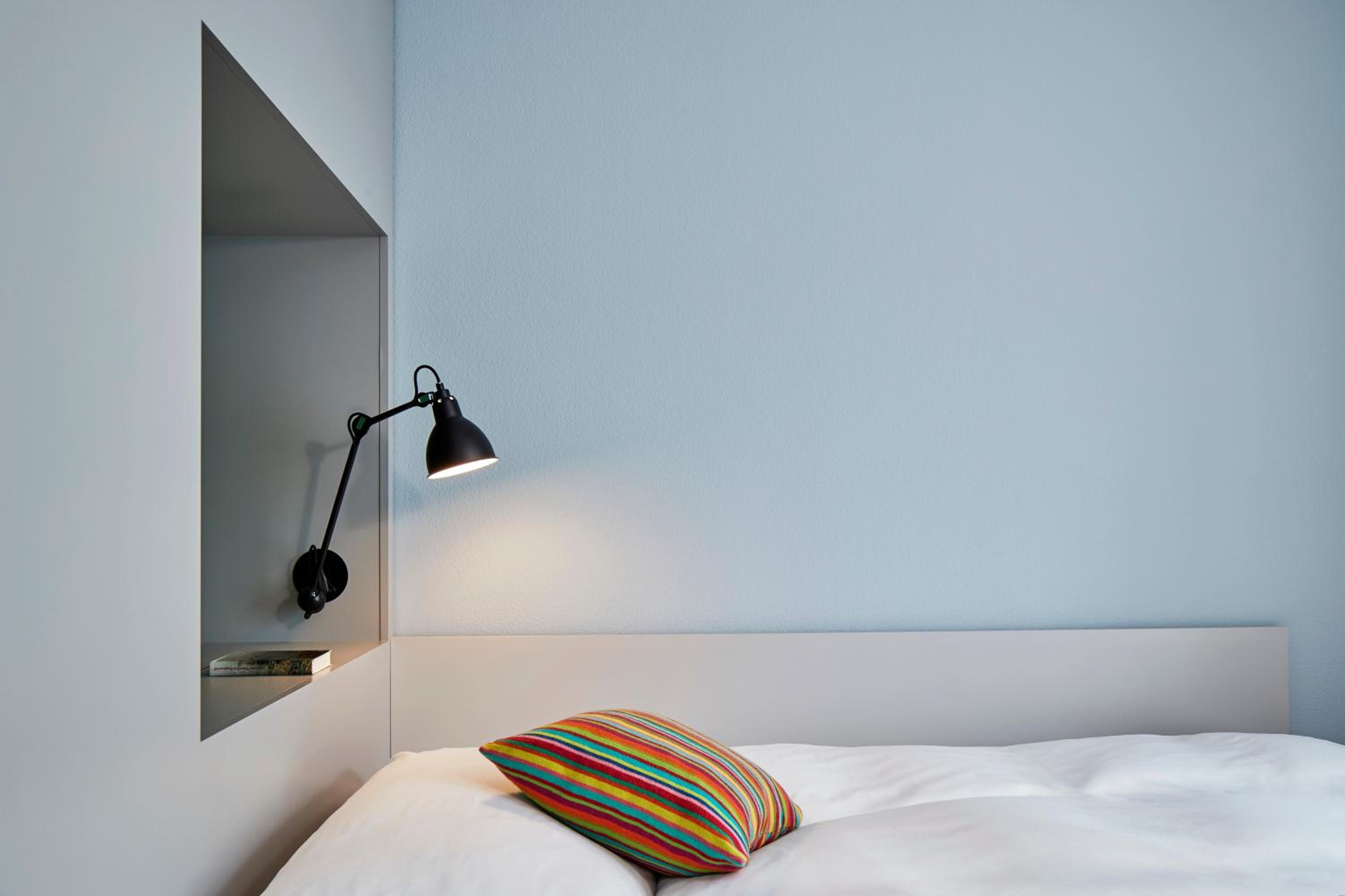 Small Single Room with City View photo 3