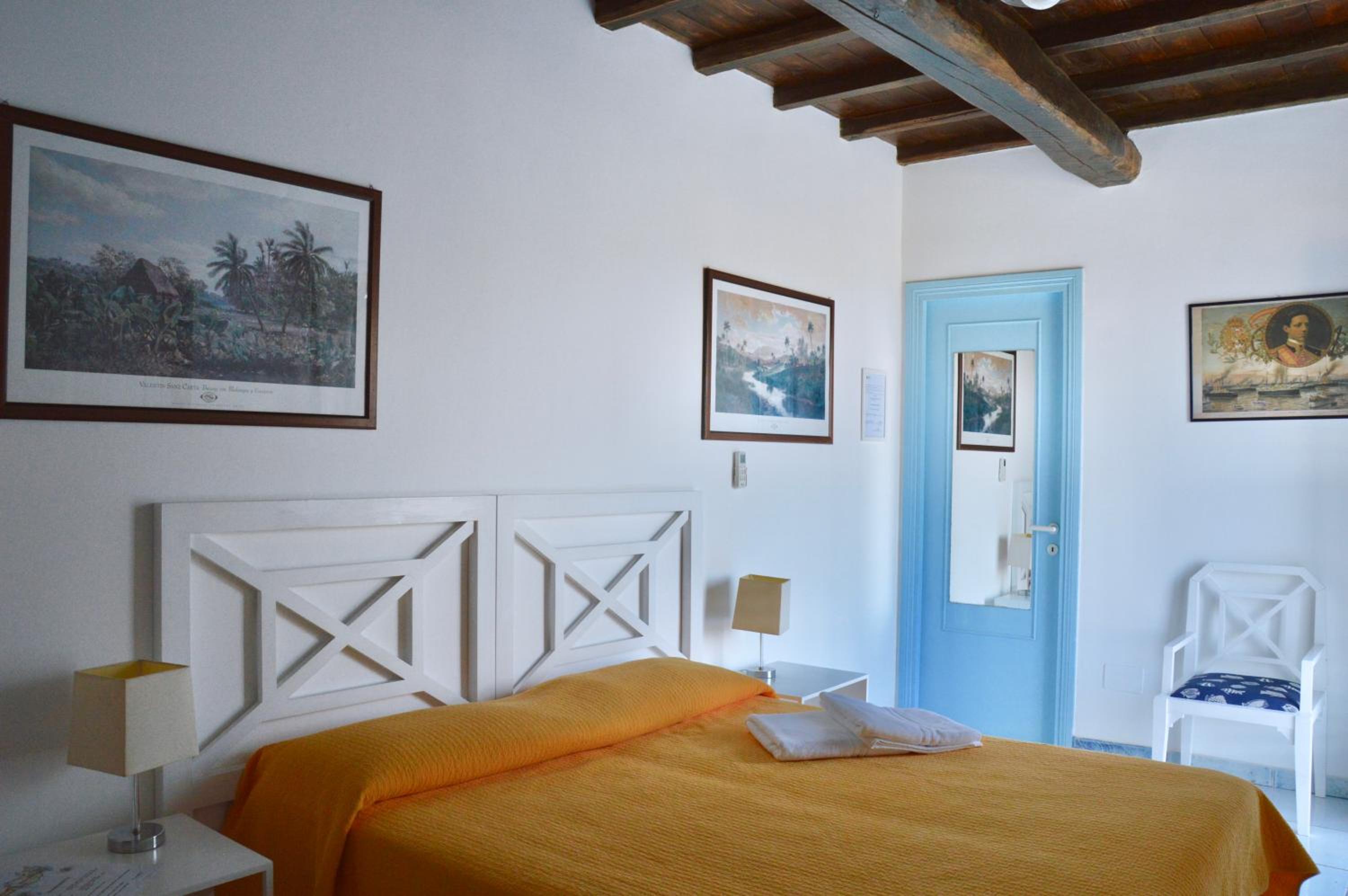 Standard Double or Twin Room with Sea View photo 1