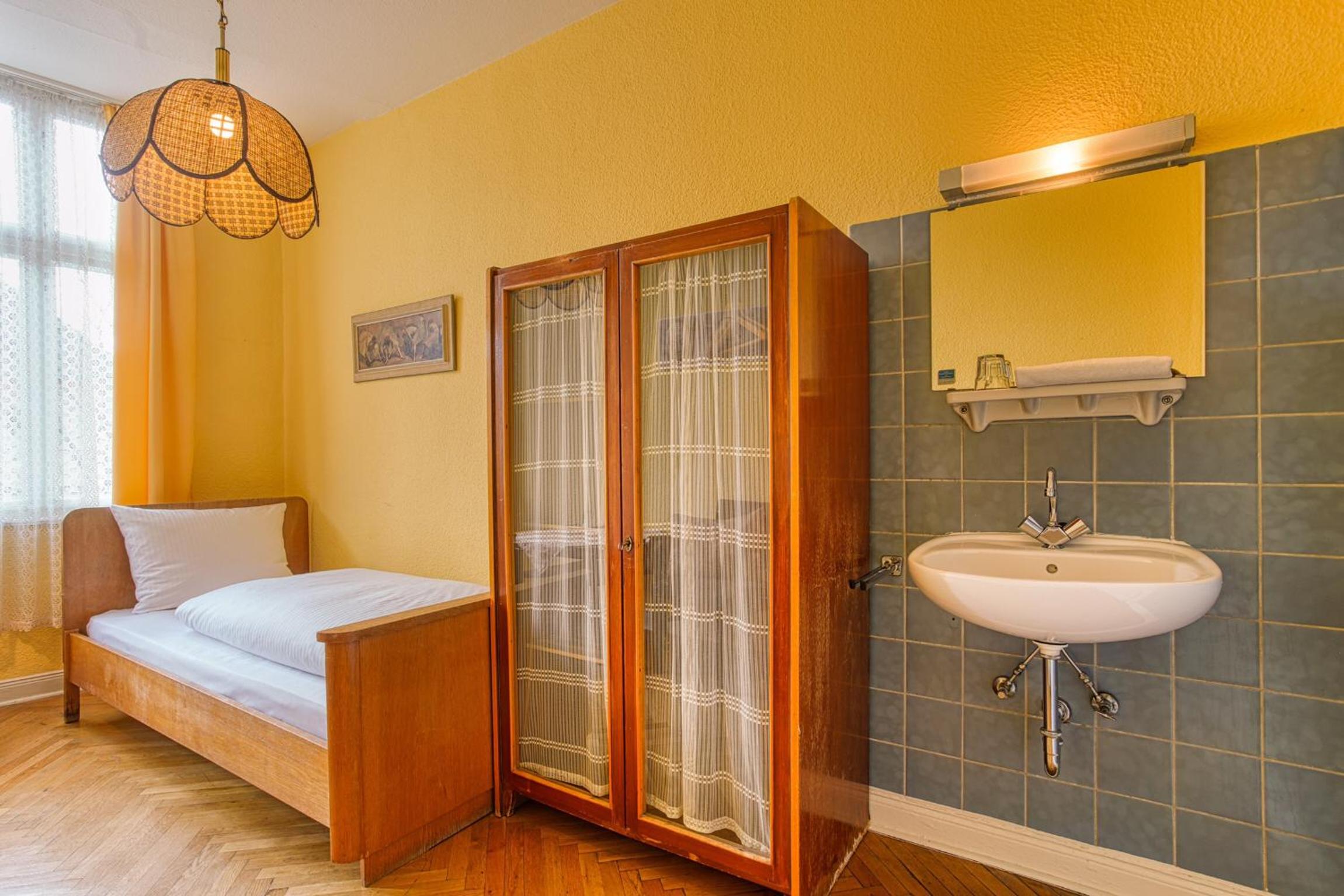 Single Room with Shared Bathroom