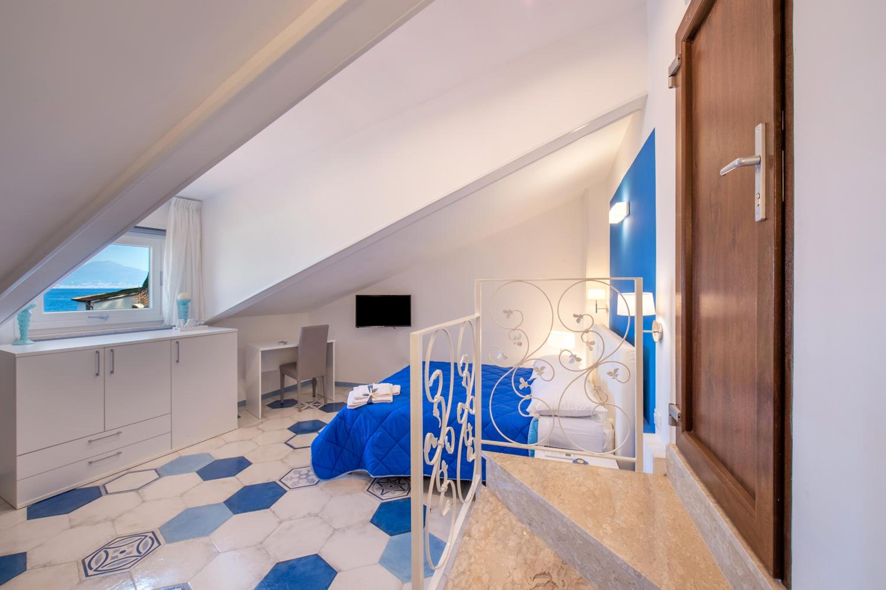 Quadruple Room with Sea View