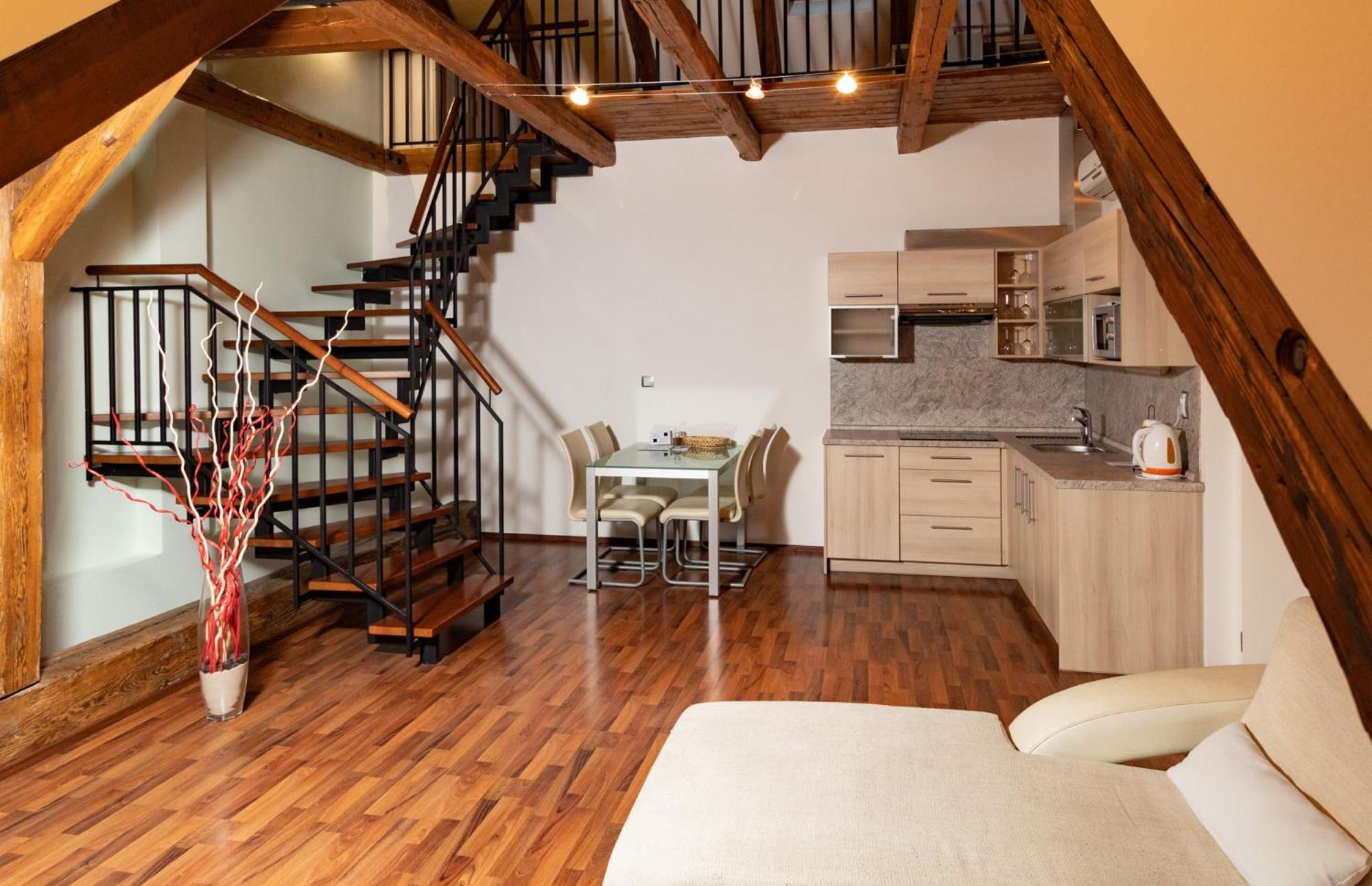 Two-Bedroom Apartment - Split Level - Photo 3