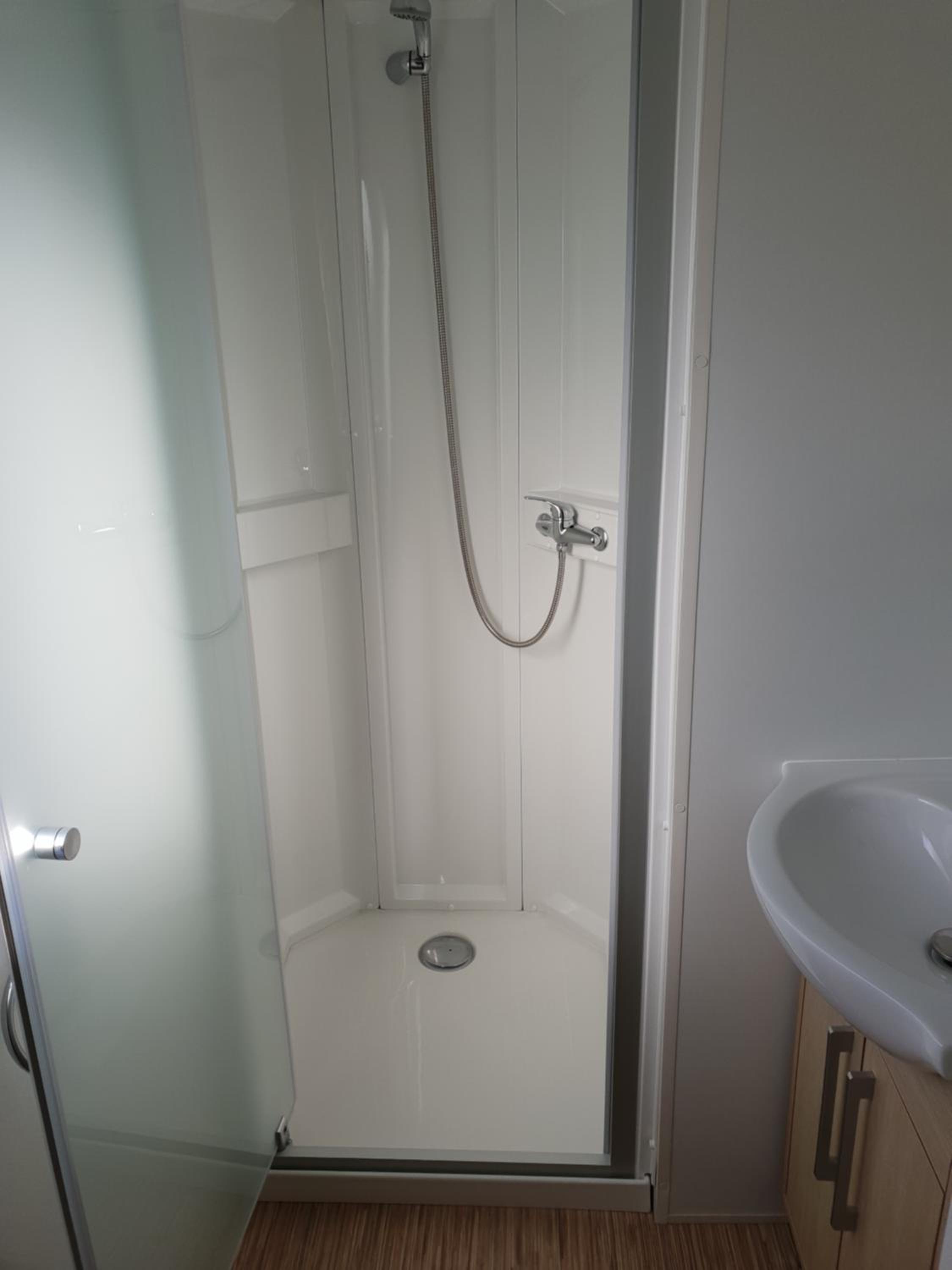Family Bungalow (6 Adults) - Photo 3