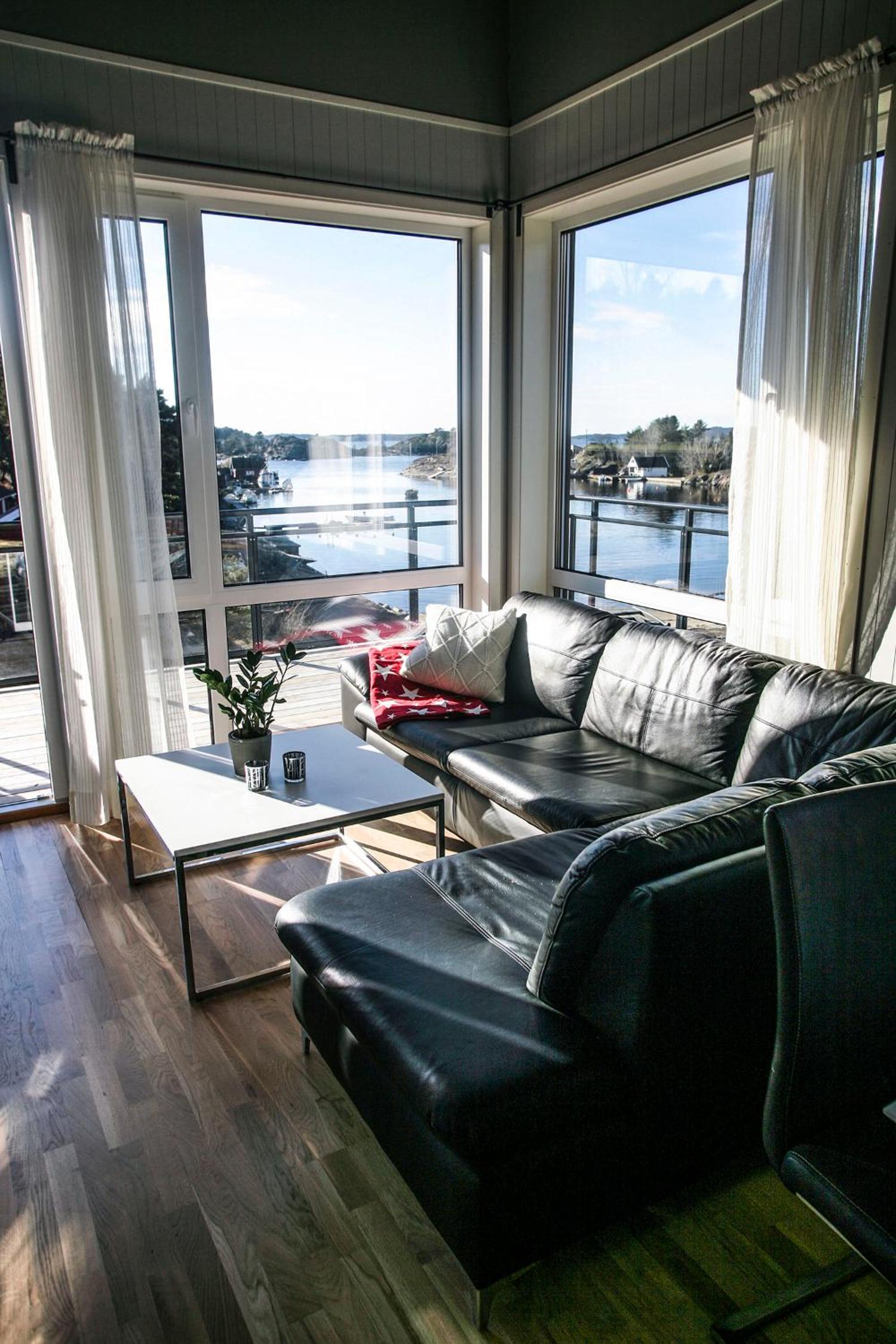 Apartment with Terrace - Photo 2