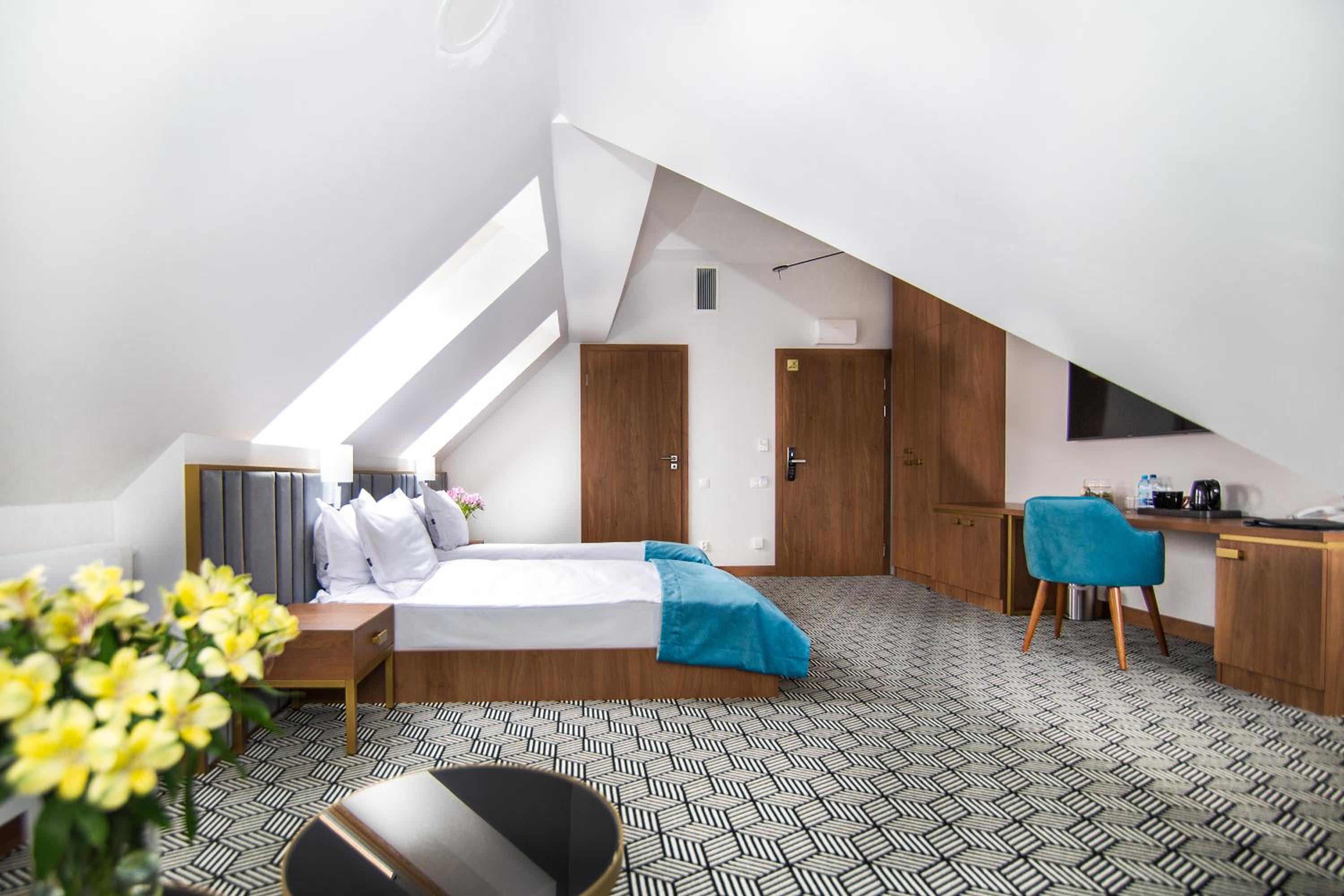 Deluxe Double Room - Photo 10