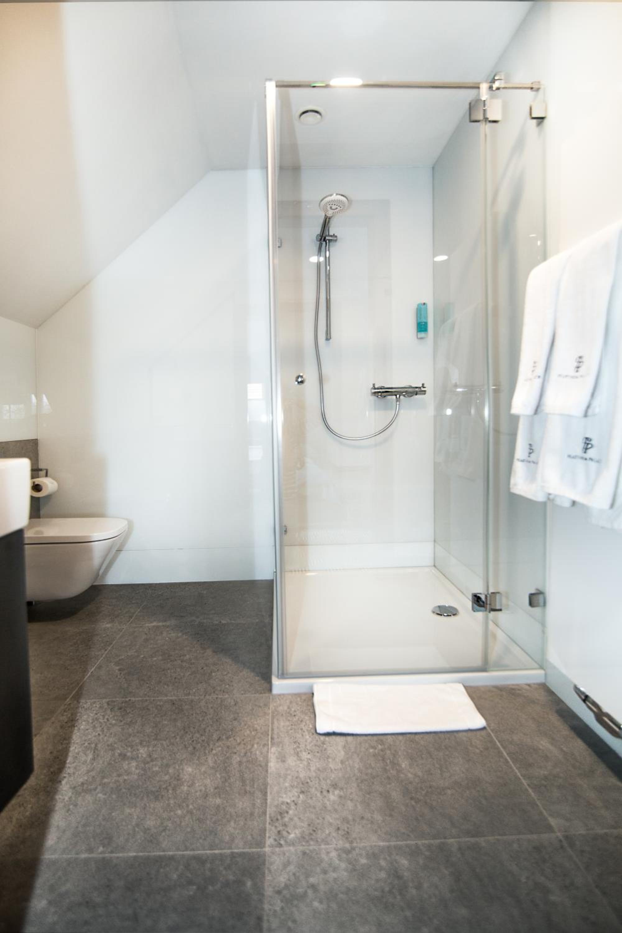 Deluxe Double Room - Photo 9