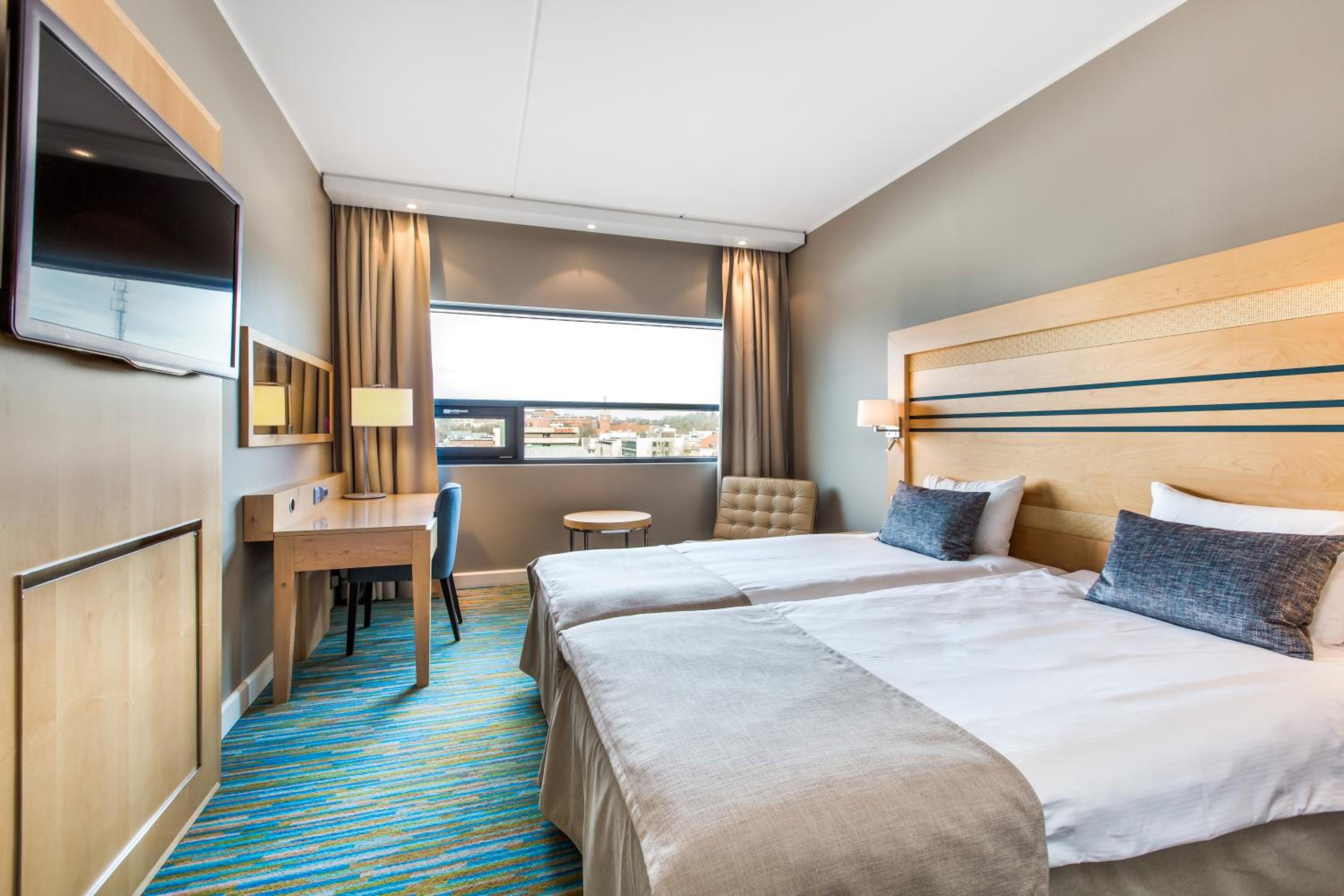 Standard Twin Room - Photo 4